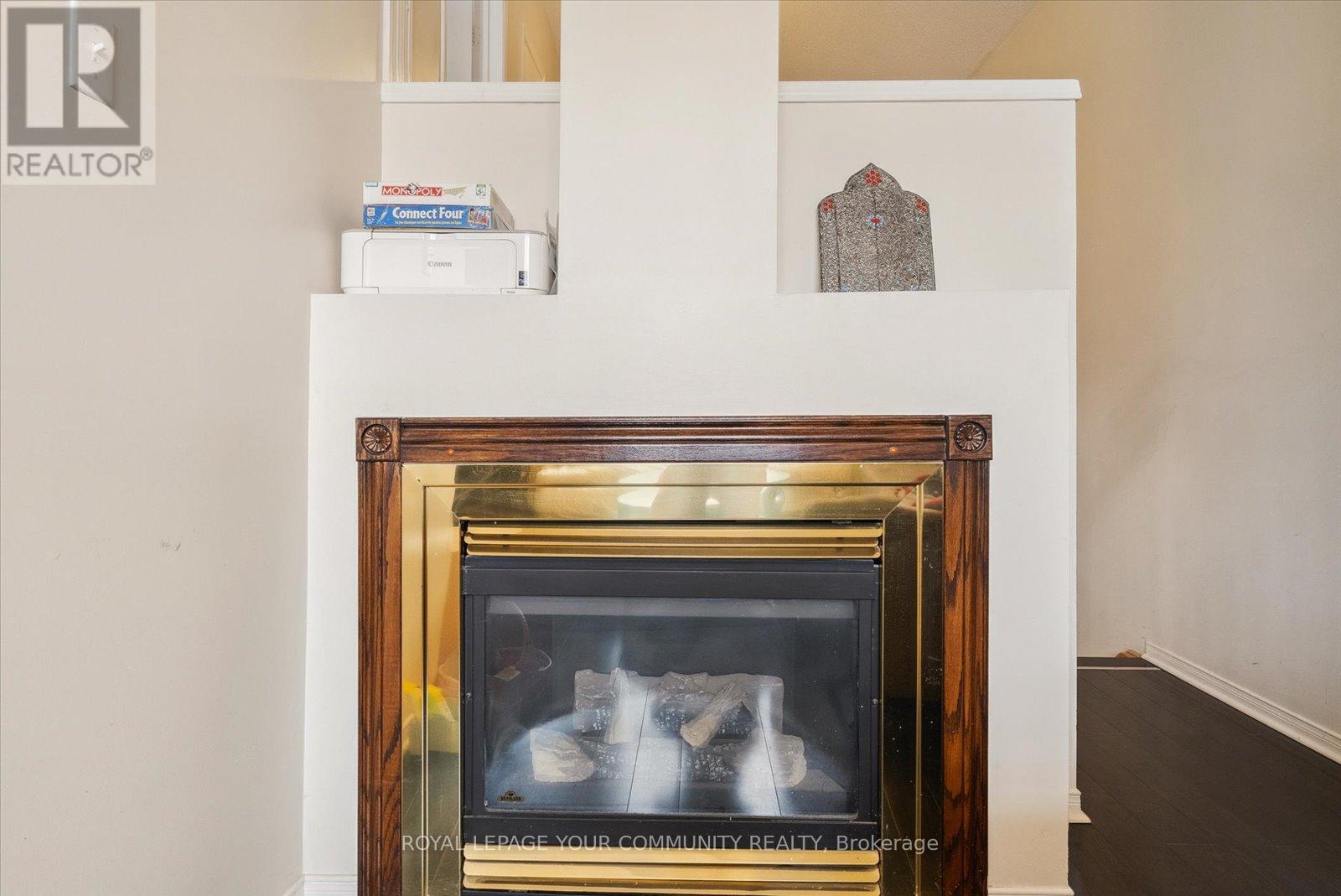 Photo 17 of 88 English Oak Drive, Richmond Hill ON