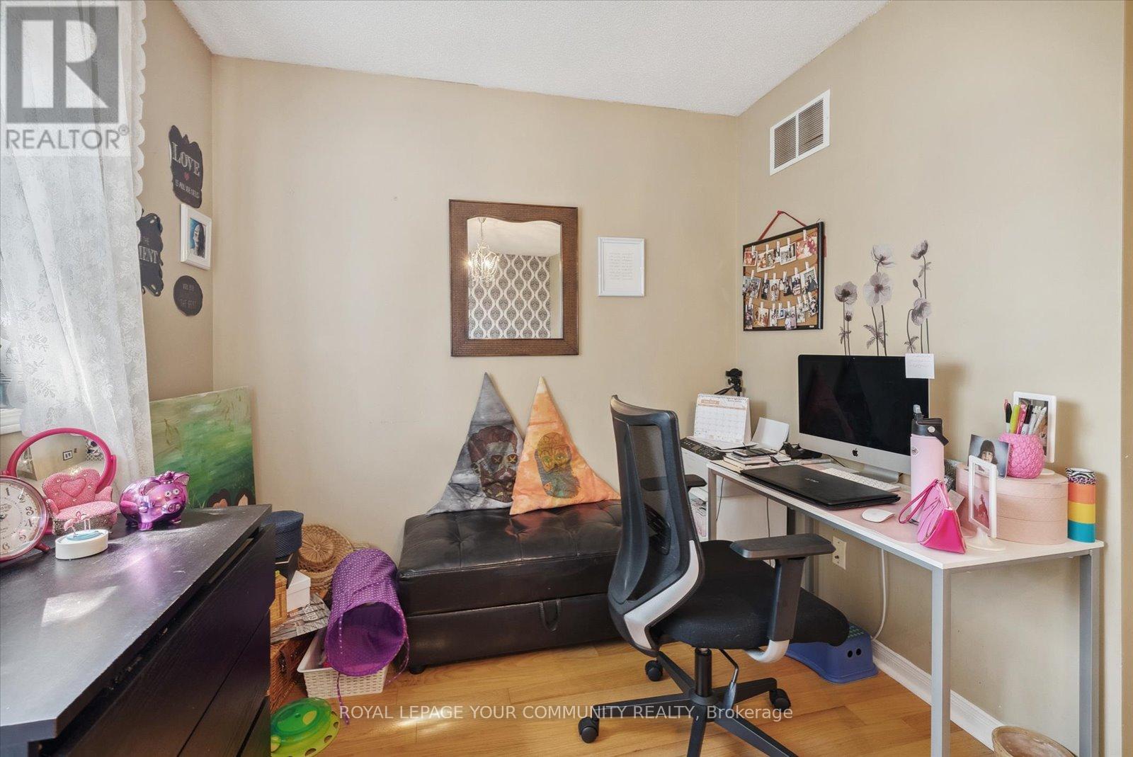 Photo 34 of 88 English Oak Drive, Richmond Hill ON