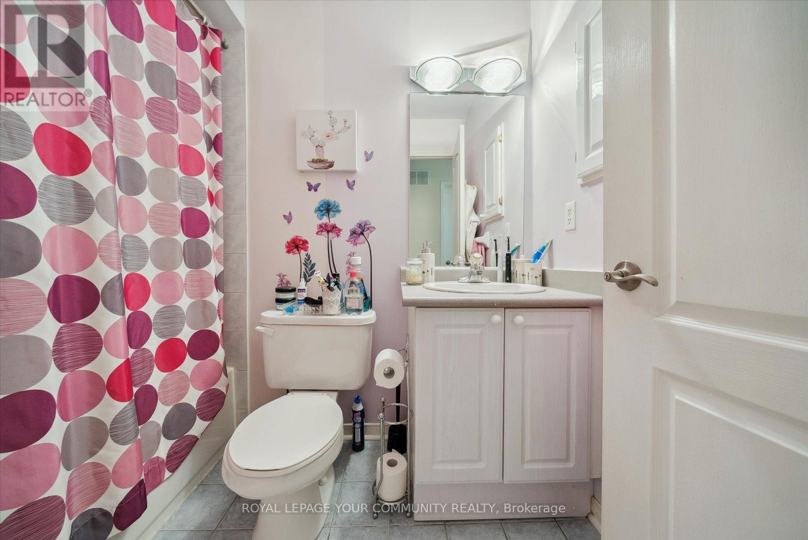 Photo 29 of 88 English Oak Drive, Richmond Hill ON