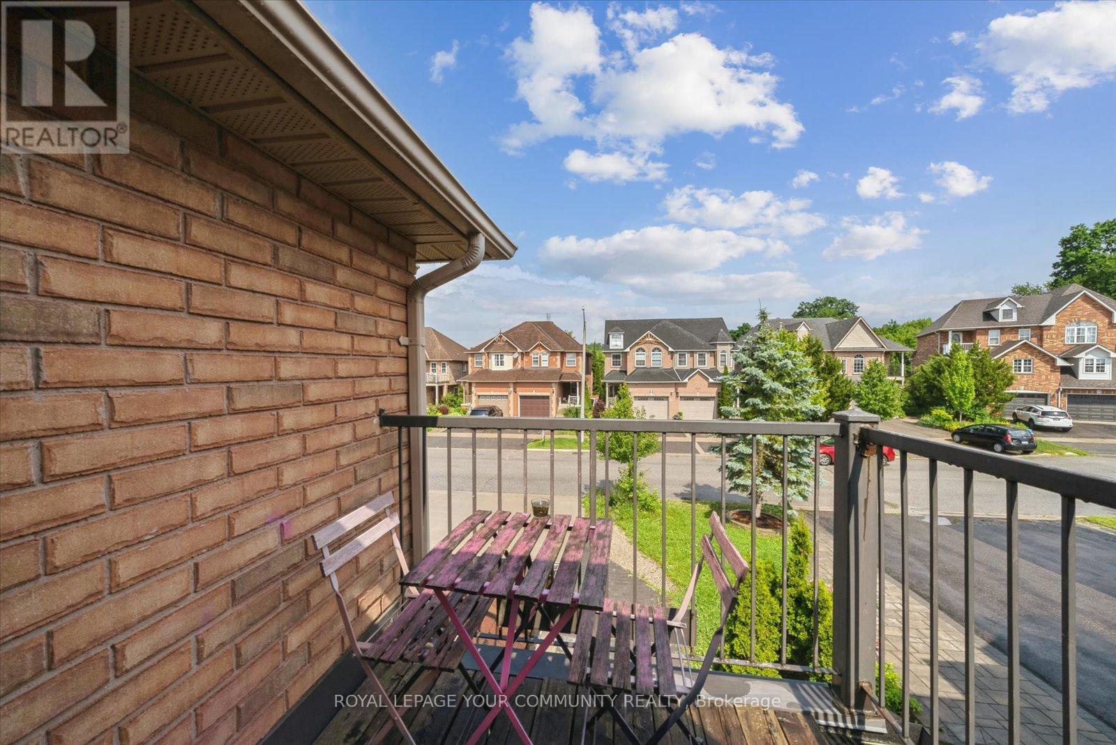 Photo 6 of 88 English Oak Drive, Richmond Hill ON