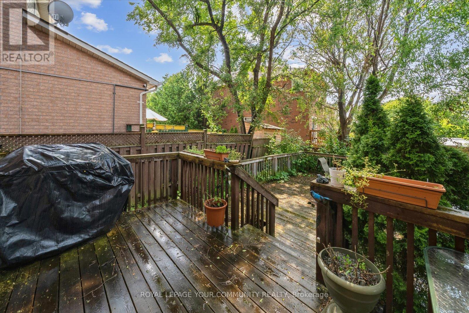 Photo 4 of 88 English Oak Drive, Richmond Hill ON