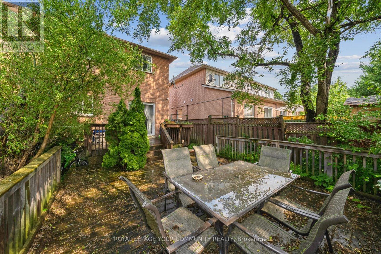 Photo 7 of 88 English Oak Drive, Richmond Hill ON