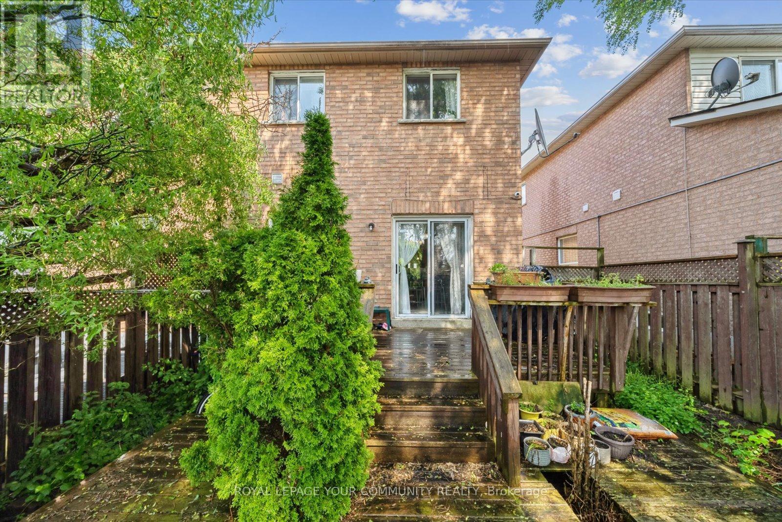 Photo 33 of 88 English Oak Drive, Richmond Hill ON