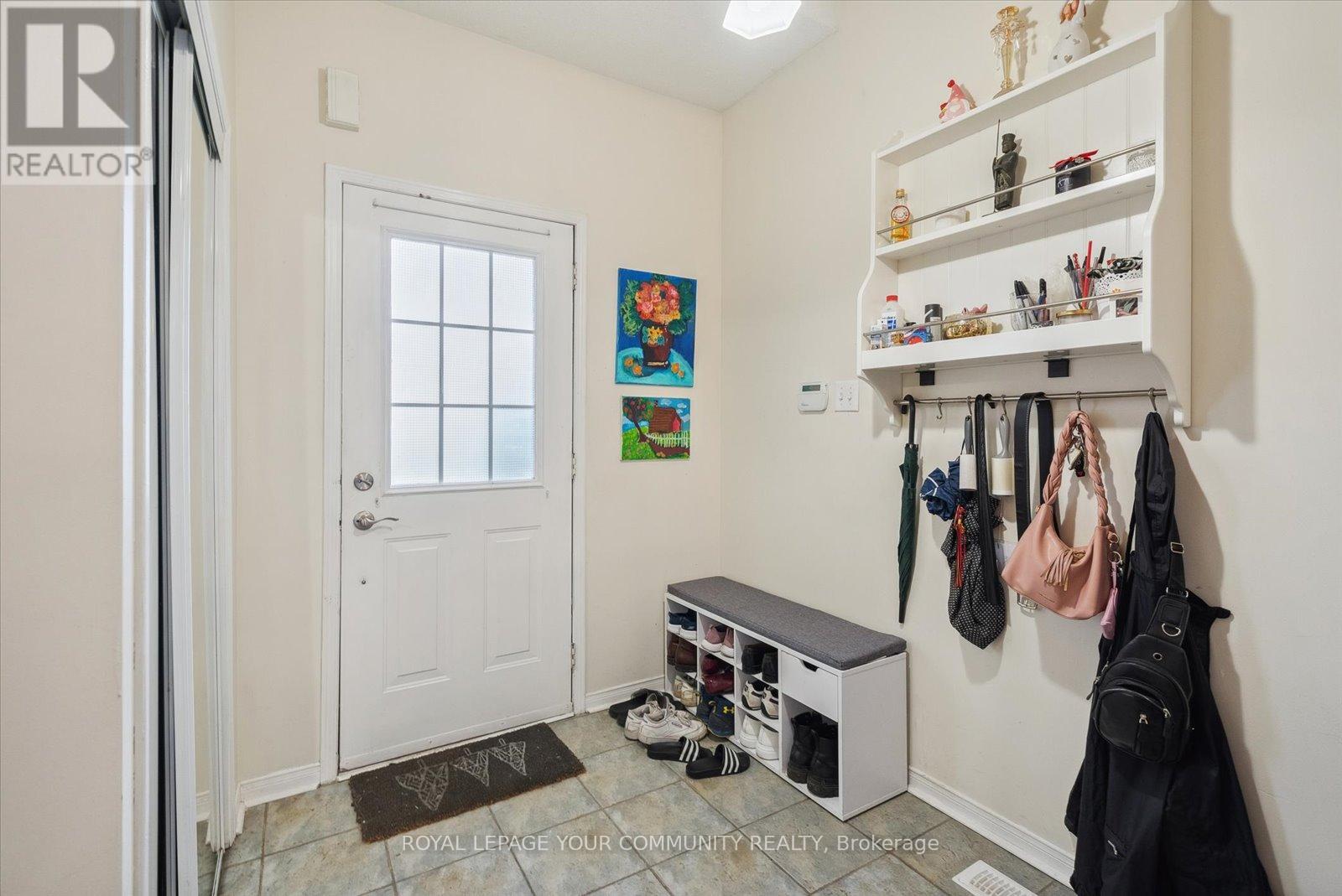 Photo 13 of 88 English Oak Drive, Richmond Hill ON
