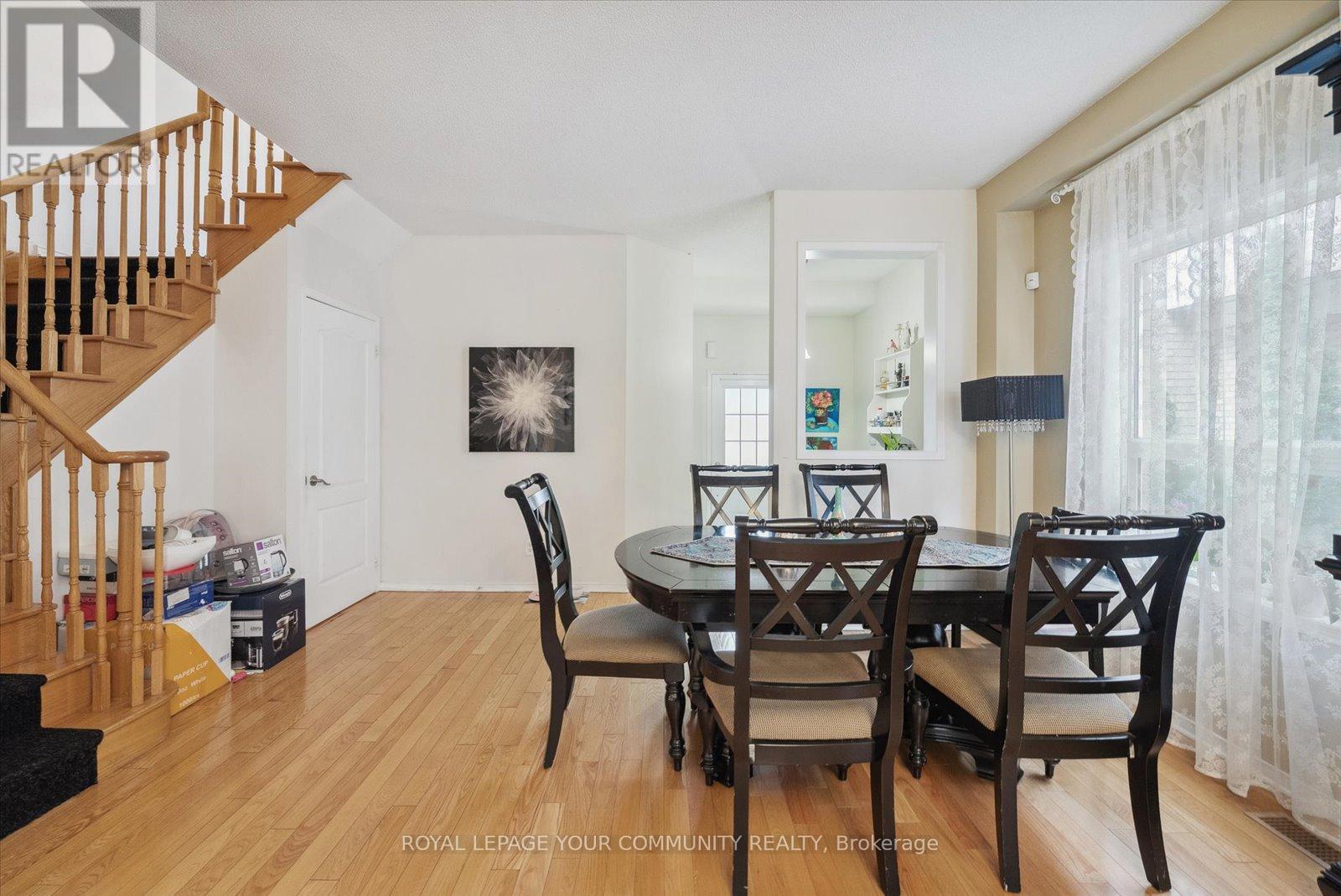 Photo 16 of 88 English Oak Drive, Richmond Hill ON