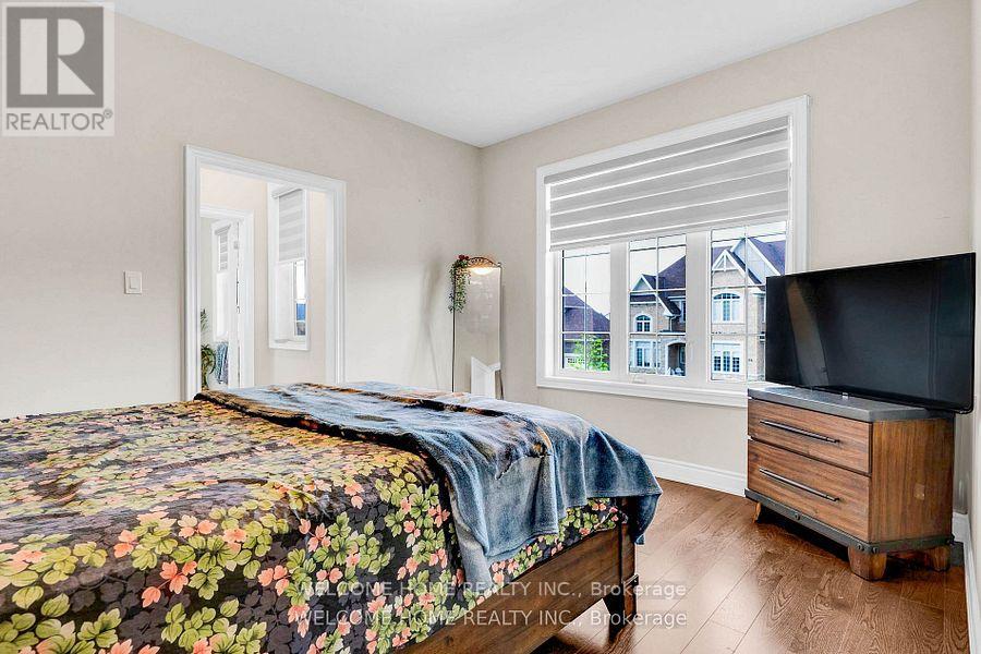 Photo 19 of 65 Redmond Crescent, Springwater ON