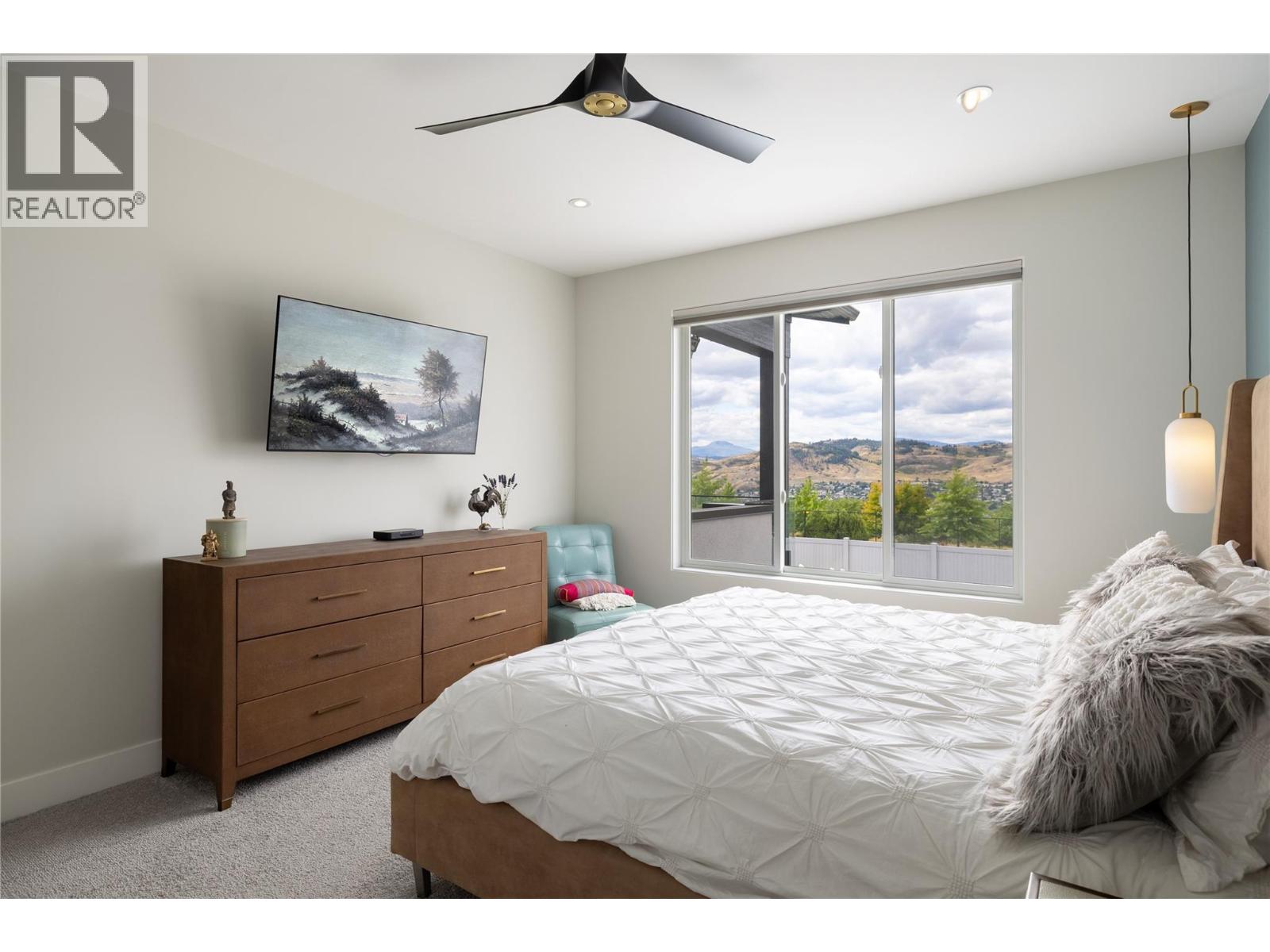 640 Mt. Ida Crescent, Coldstream