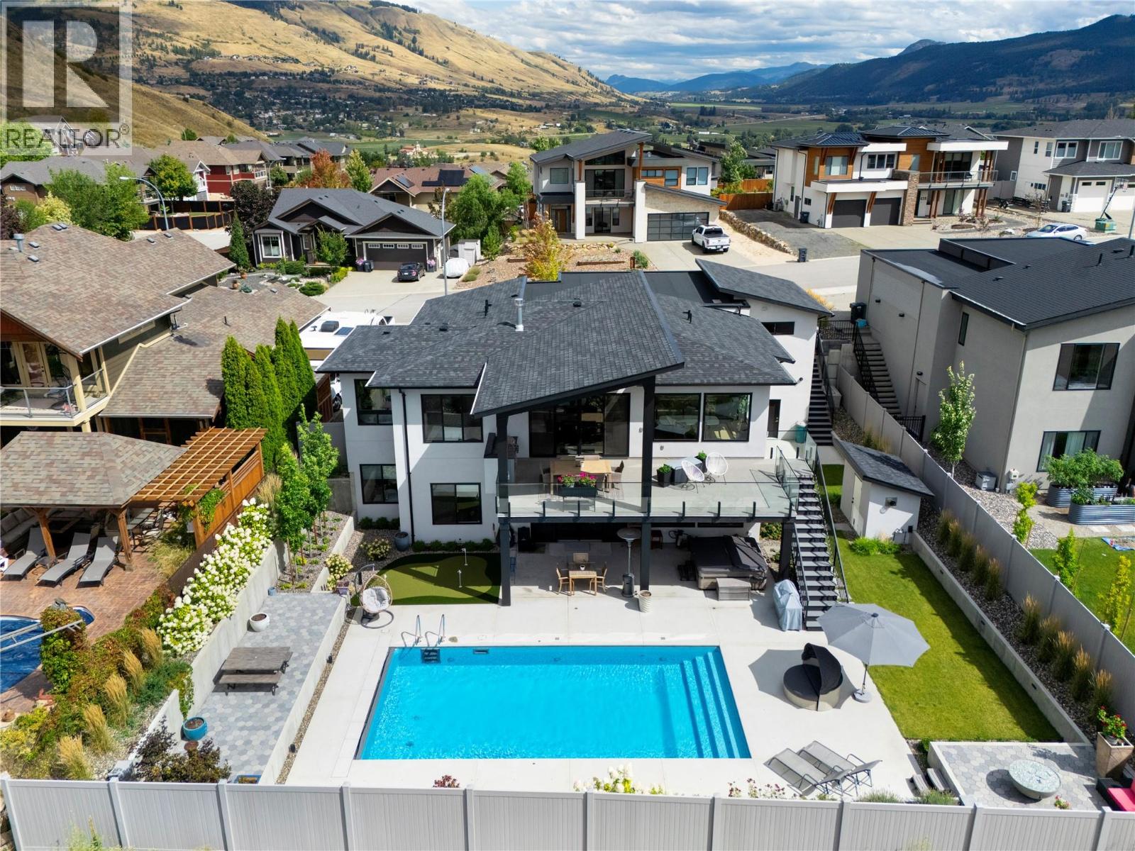 640 Mt. Ida Crescent, Coldstream