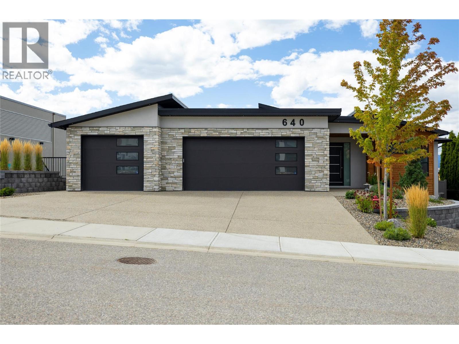 640 Mt. Ida Crescent, Coldstream