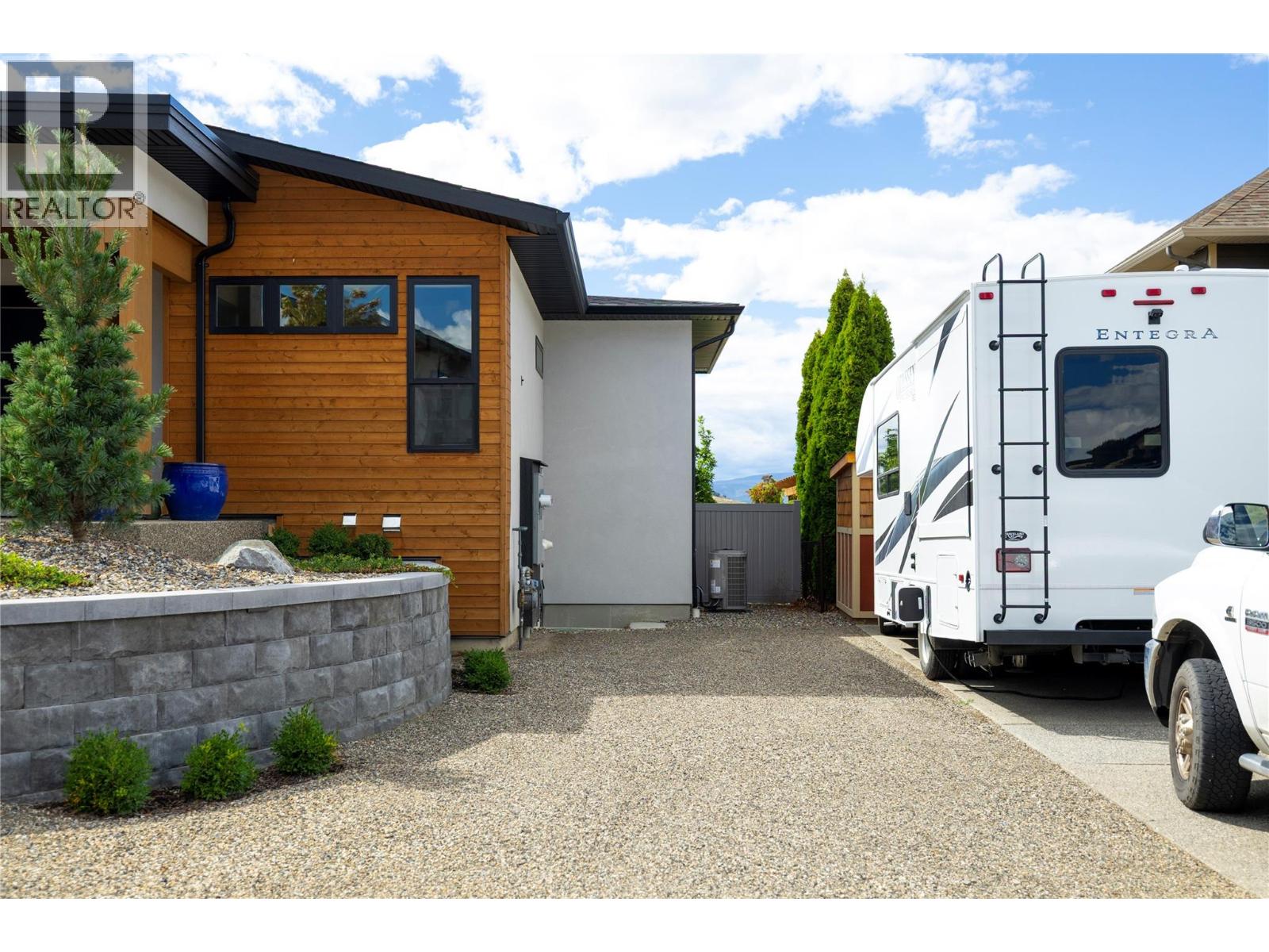 640 Mt. Ida Crescent, Coldstream