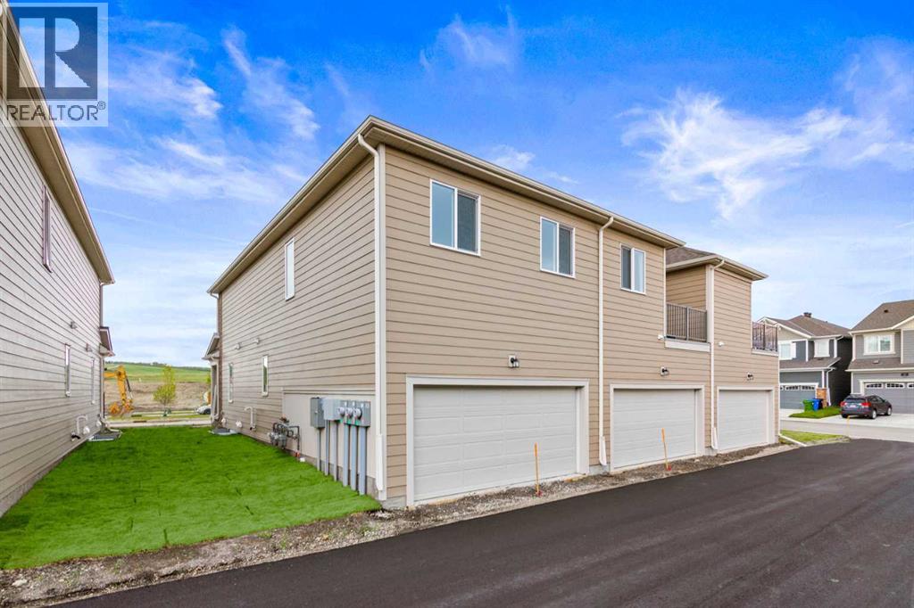Photo 19 of 225 Yorkville Boulevard Sw, Calgary AB