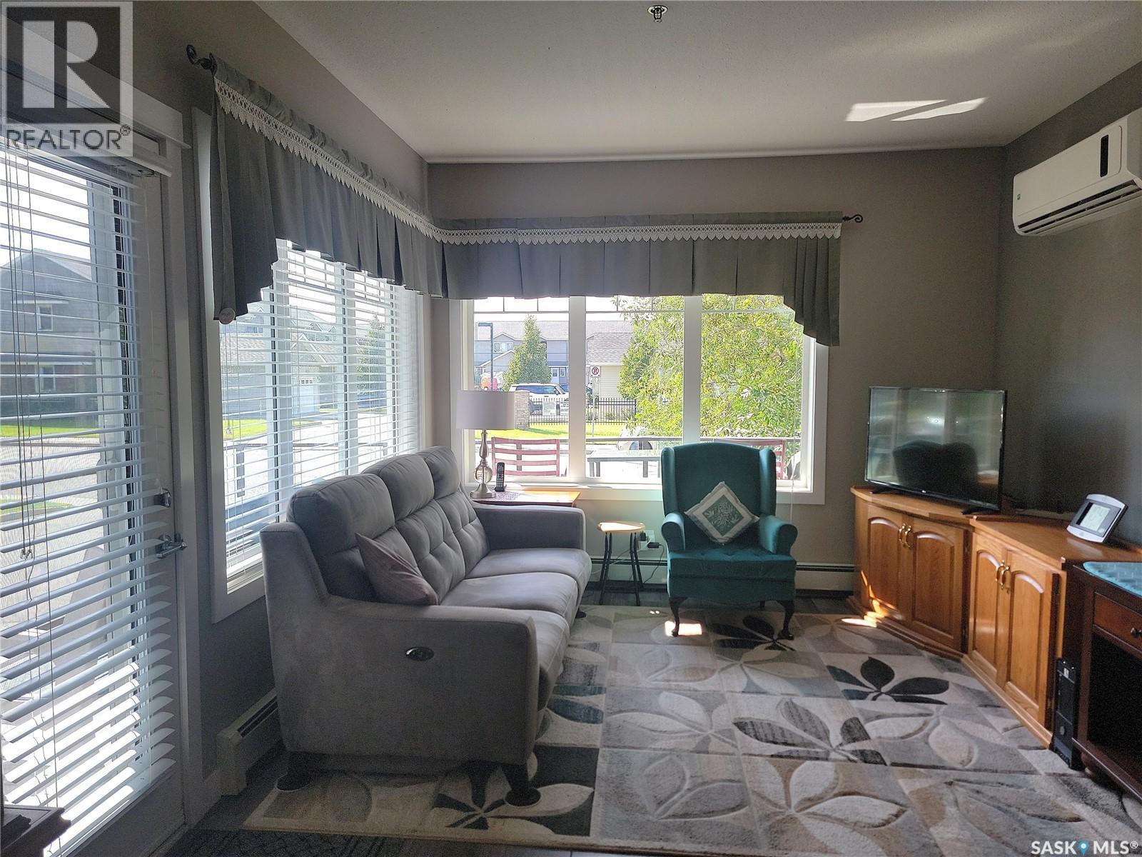 Photo 12 of 102 714 Hart Road, Saskatoon SK