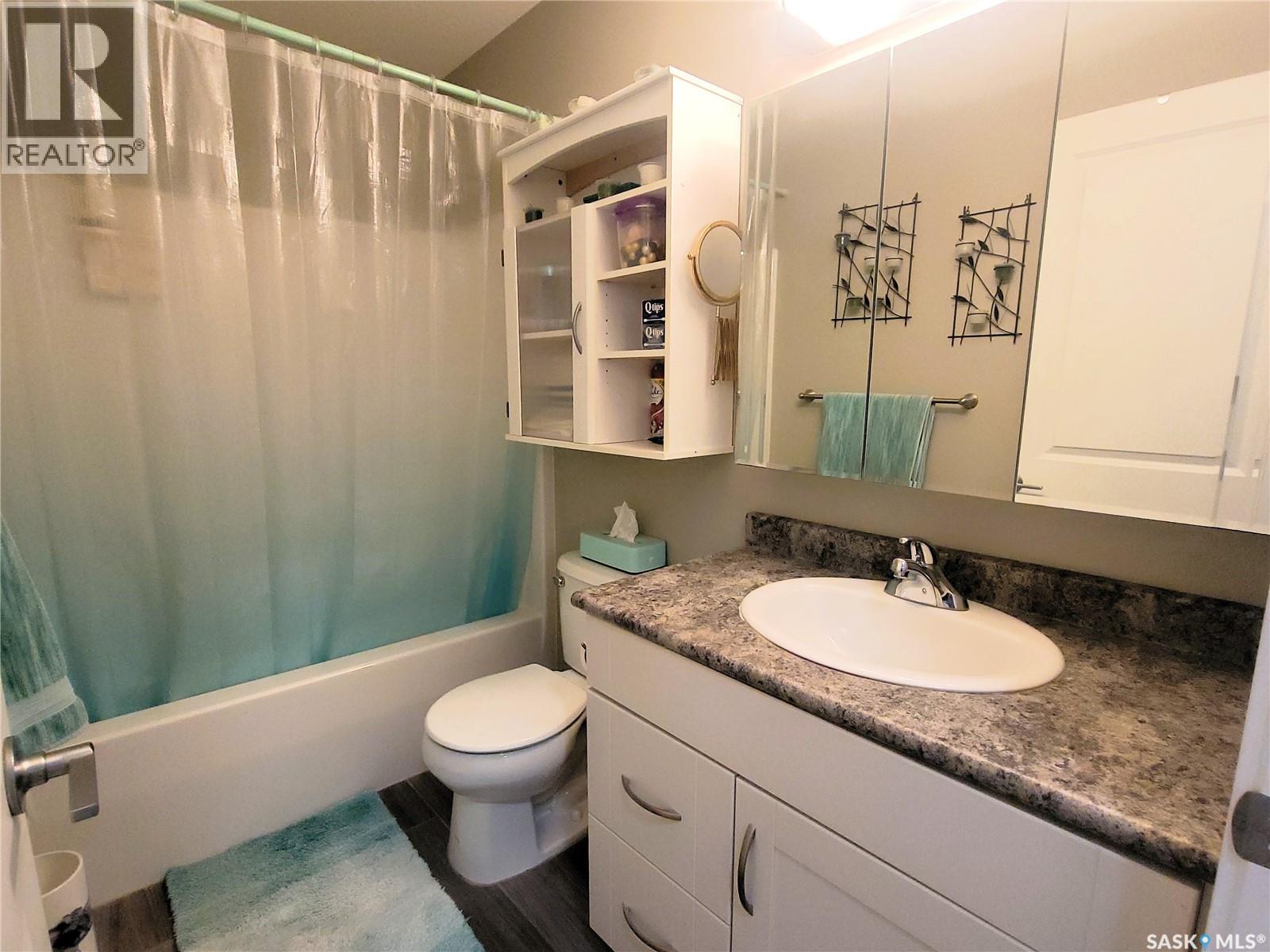 Photo 5 of 102 714 Hart Road, Saskatoon SK