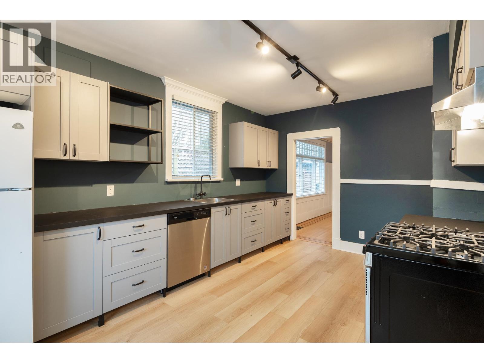 Photo 17 of 1511 Barclay Street, Vancouver BC