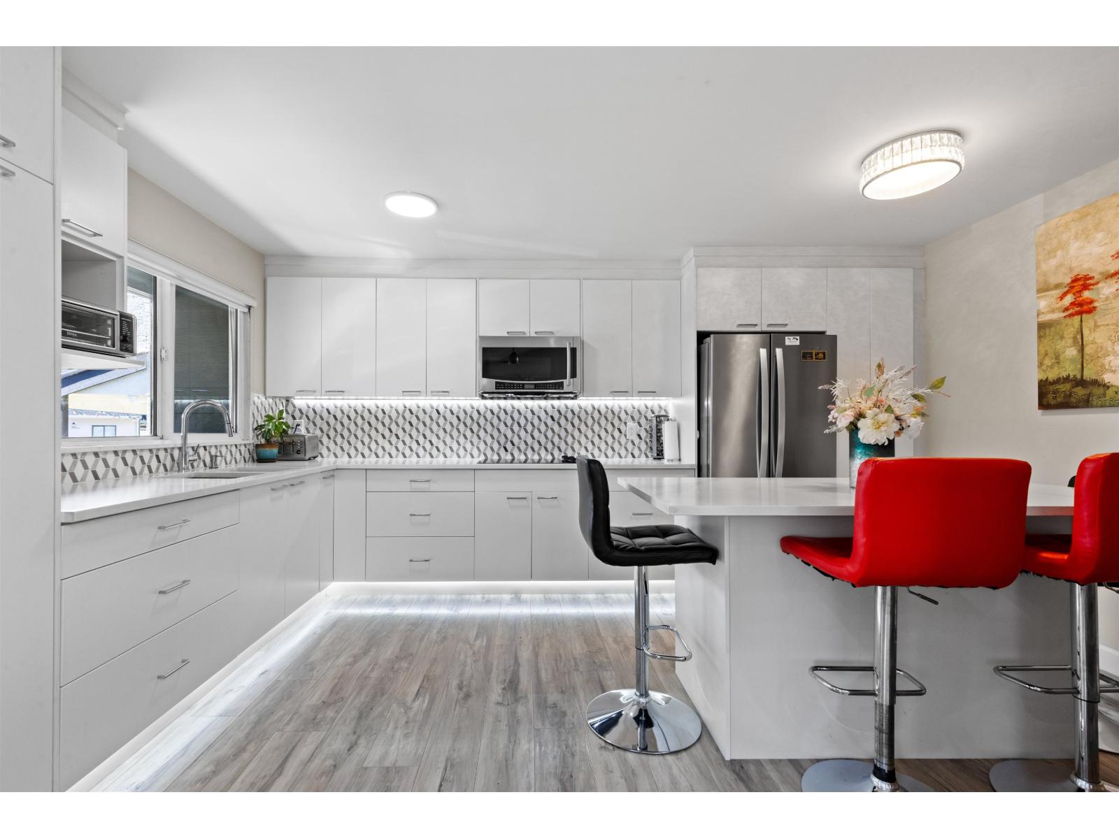 Photo 5 of 7294 129 B Street, Surrey BC