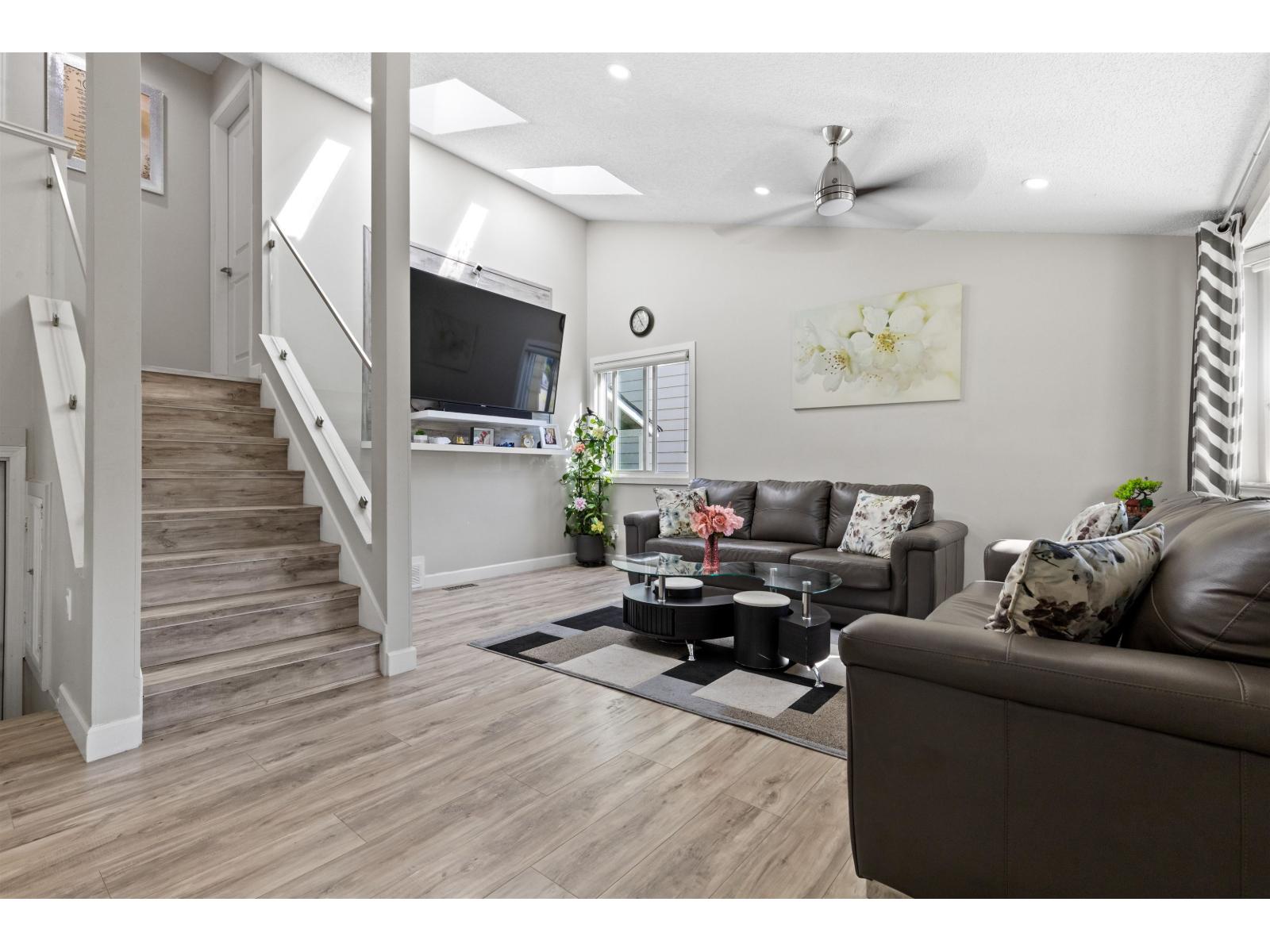 Photo 2 of 7294 129 B Street, Surrey BC