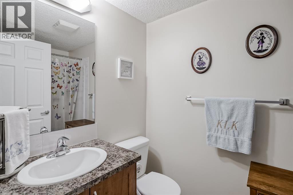 Photo 13 of 2227 700 Willowbrook Road Nw, Airdrie AB