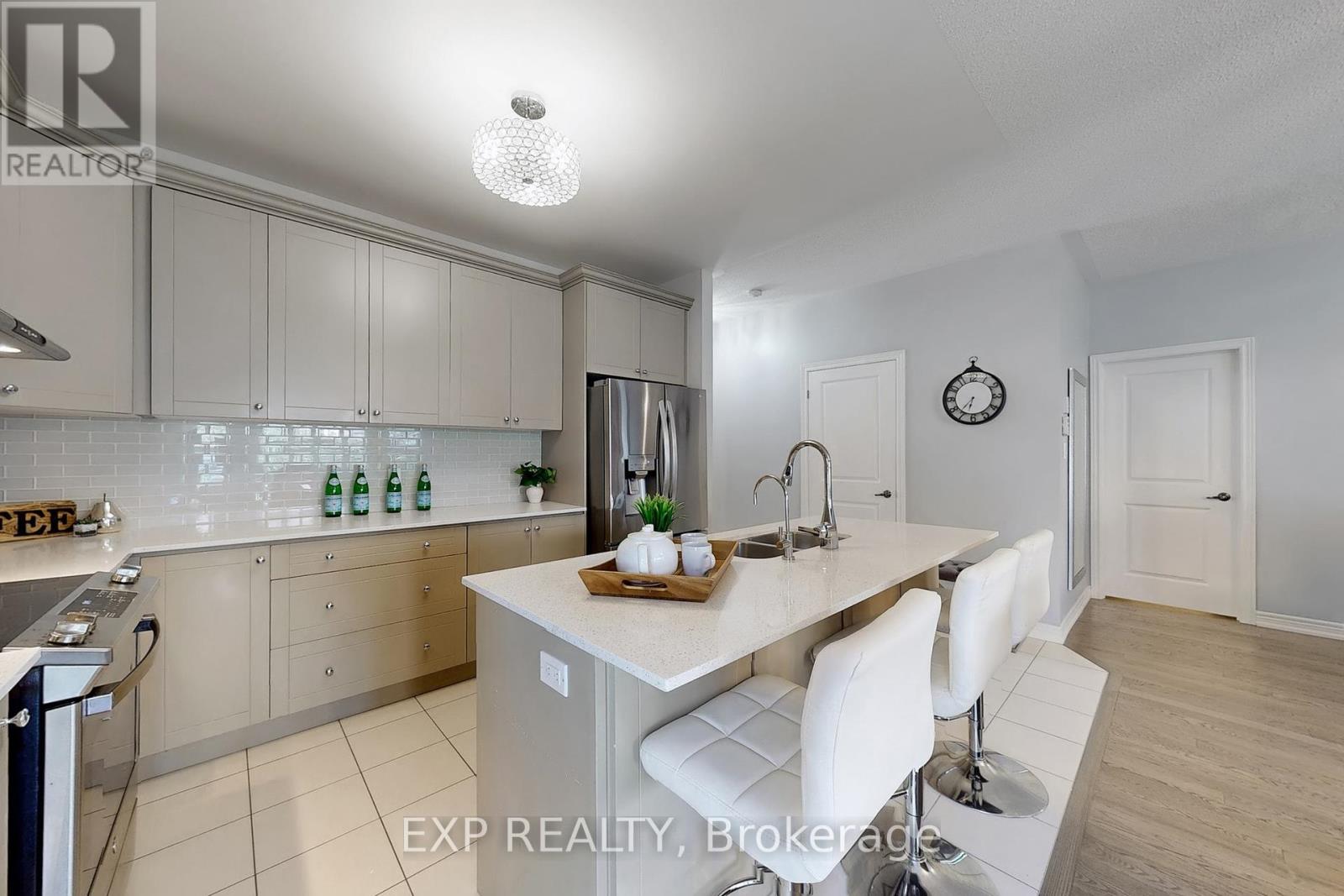 Photo 13 of 30 Muzzo Drive, Brampton ON