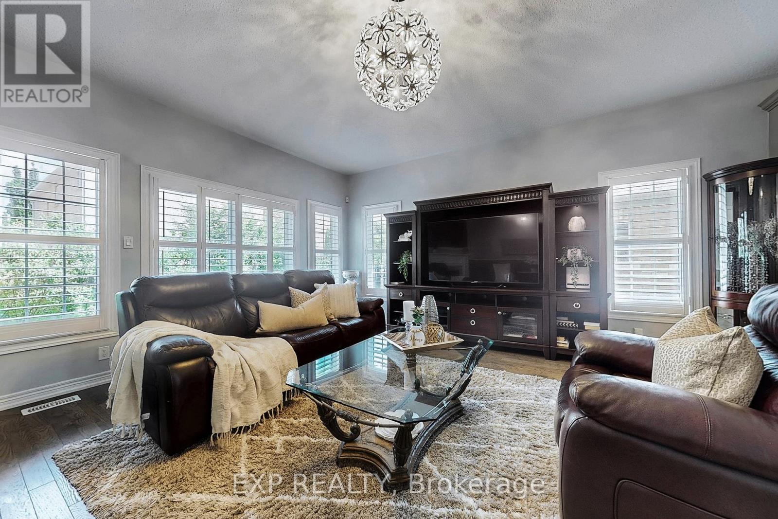 Photo 5 of 30 Muzzo Drive, Brampton ON