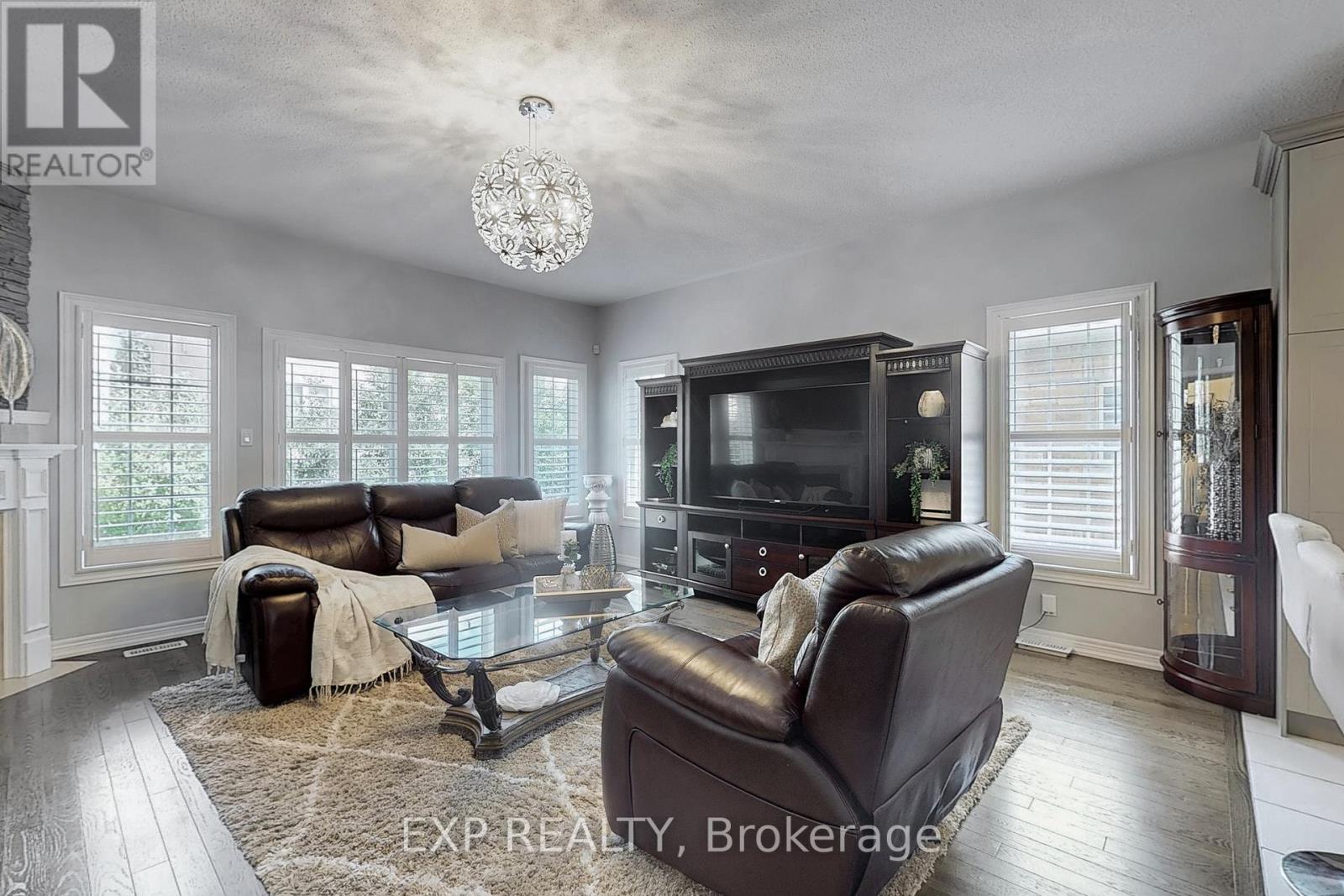 Photo 6 of 30 Muzzo Drive, Brampton ON