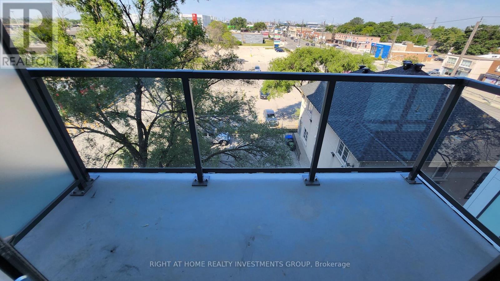 Photo 8 of 419 1195 The Queensway Avenue, Toronto ON