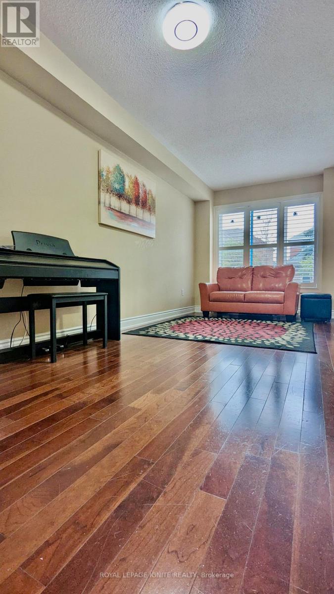 Photo 14 of 5952 Chalfont Crescent, Mississauga ON