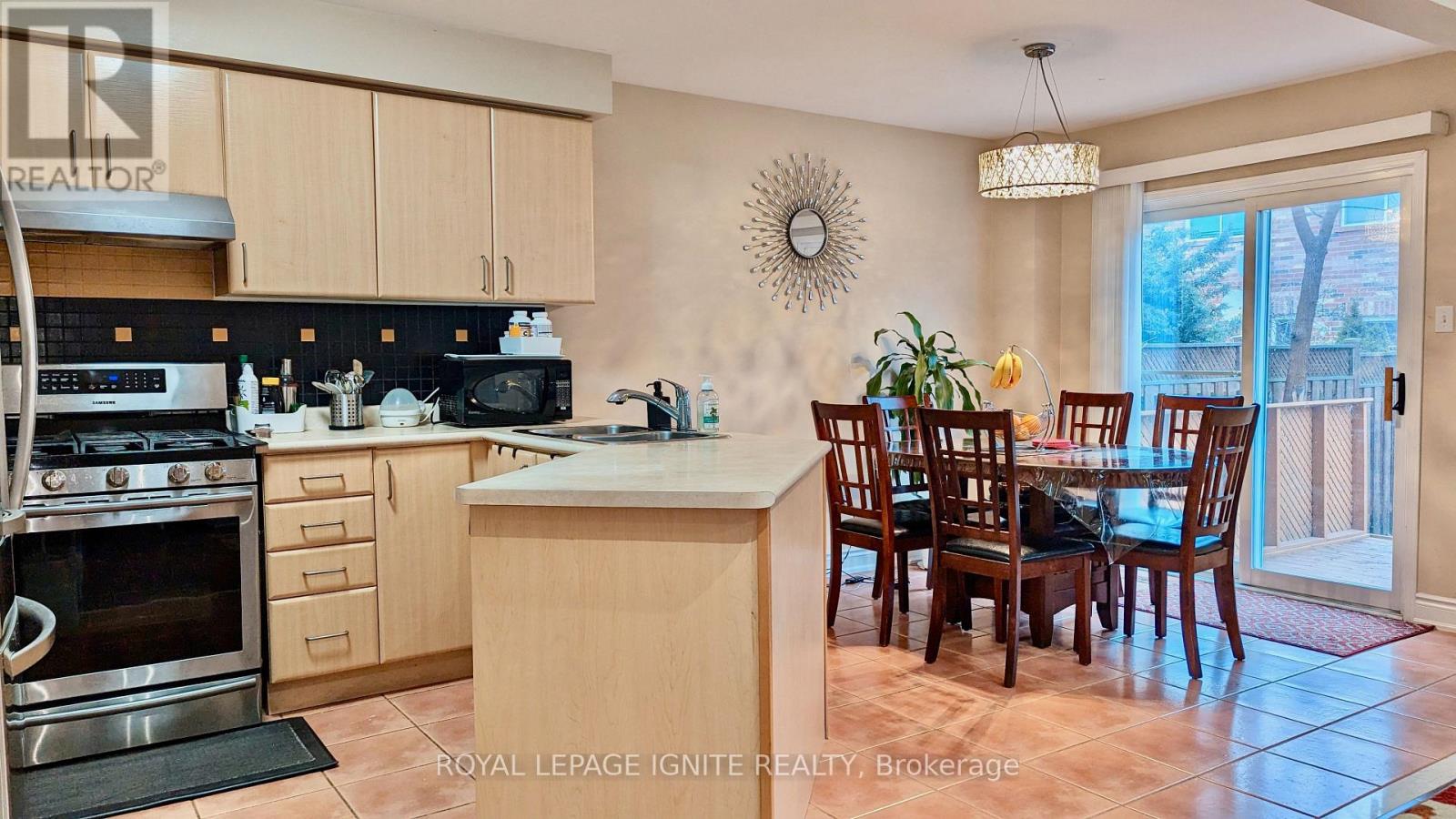 Photo 7 of 5952 Chalfont Crescent, Mississauga ON