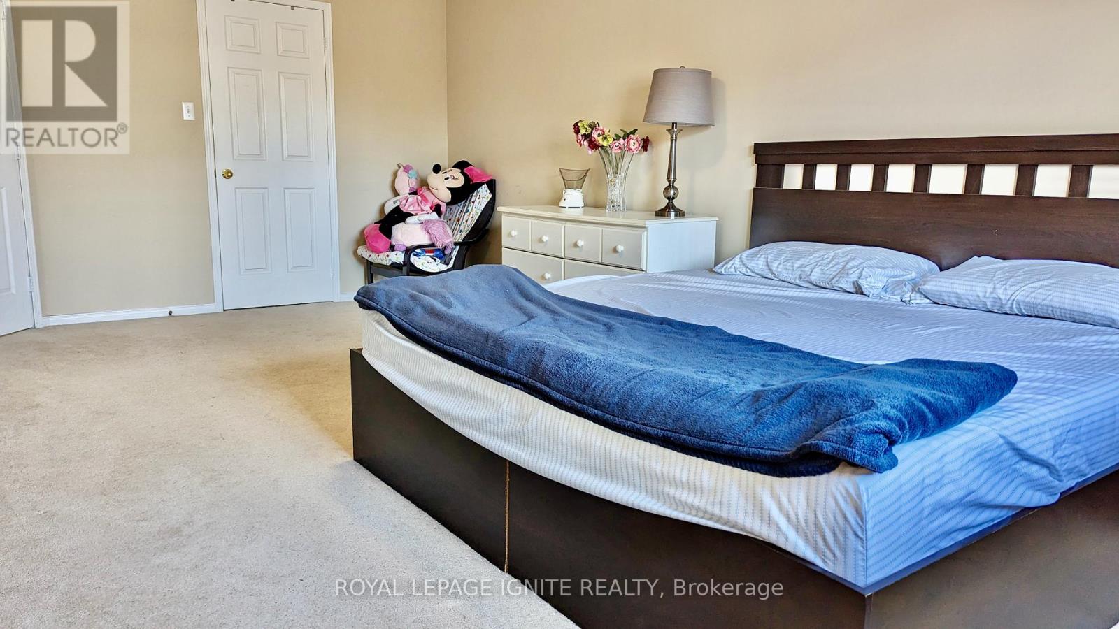 Photo 8 of 5952 Chalfont Crescent, Mississauga ON