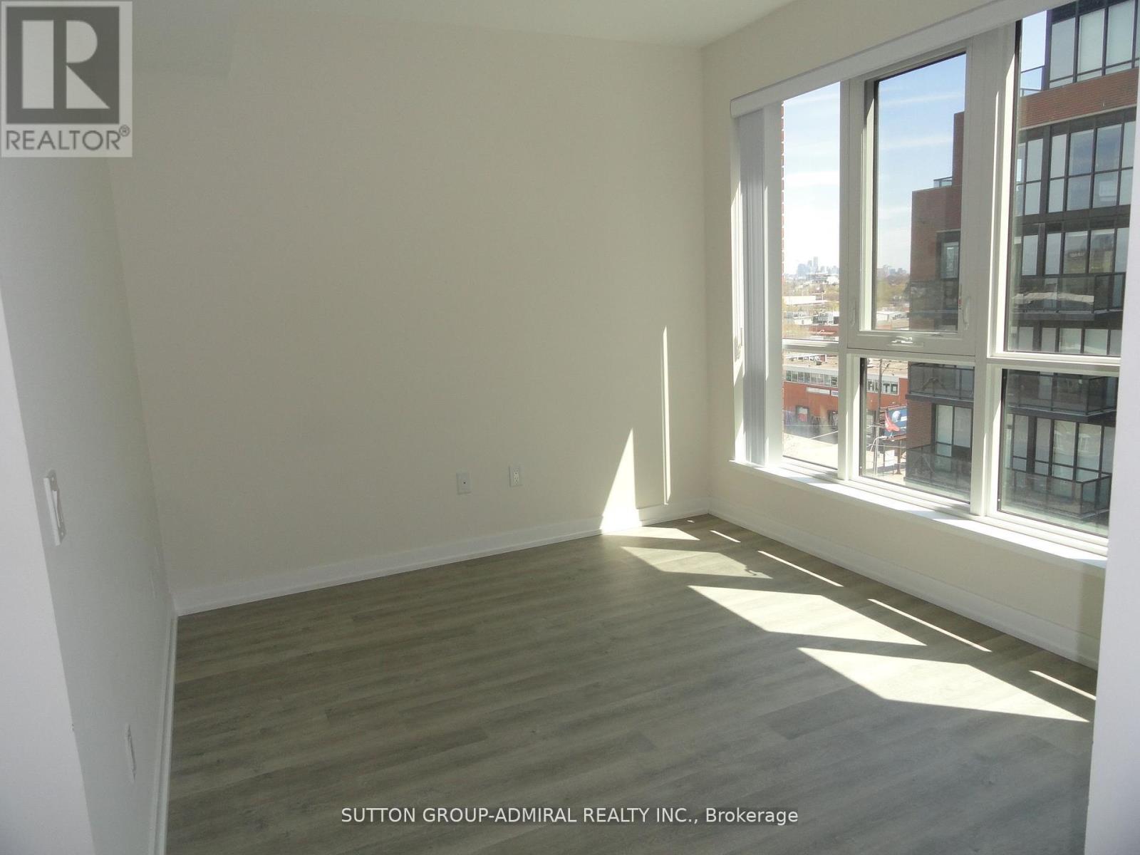 Photo 13 of 718 2300 St Clair Avenue W, Toronto ON