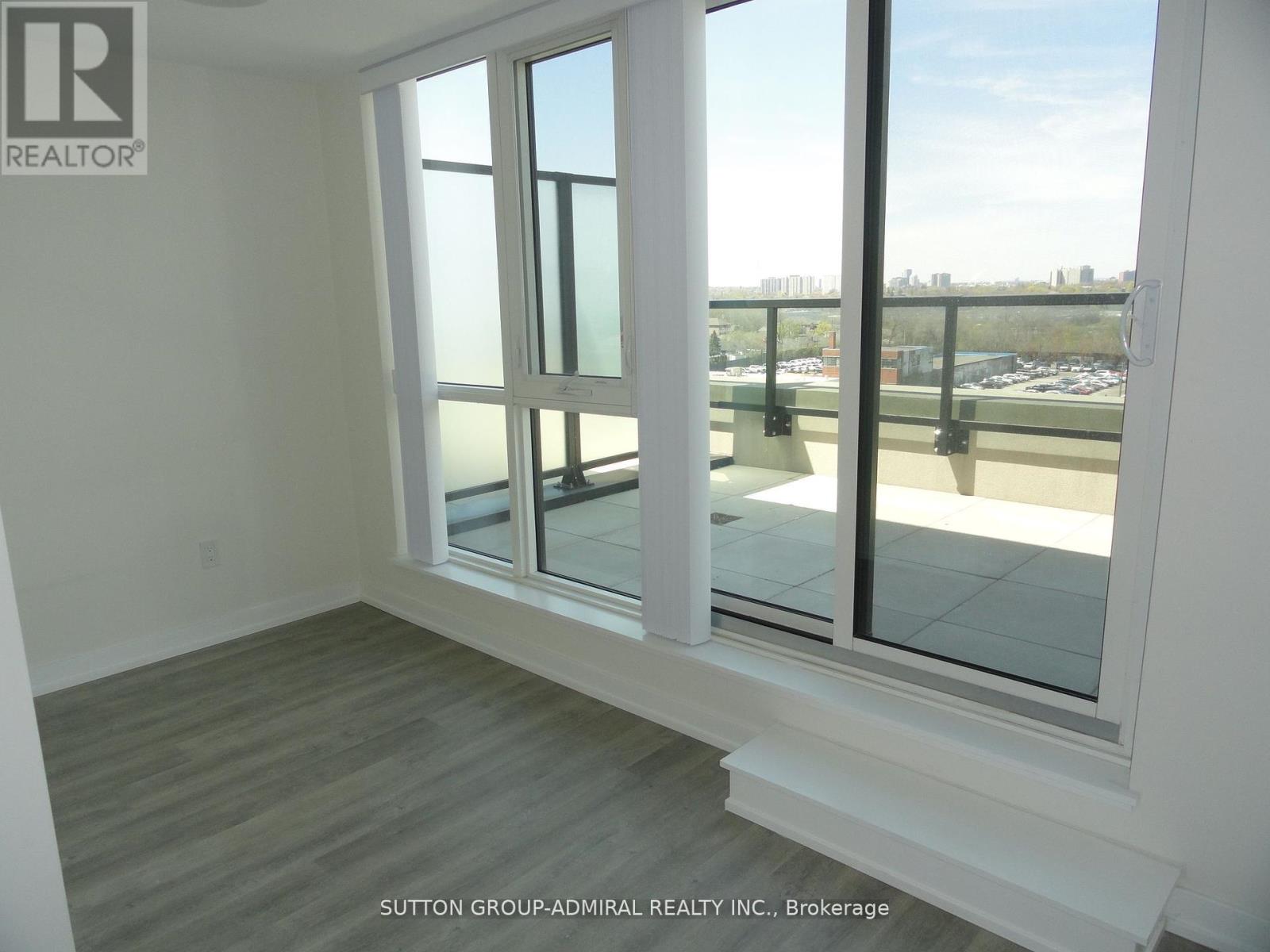 Photo 3 of 718 2300 St Clair Avenue W, Toronto ON