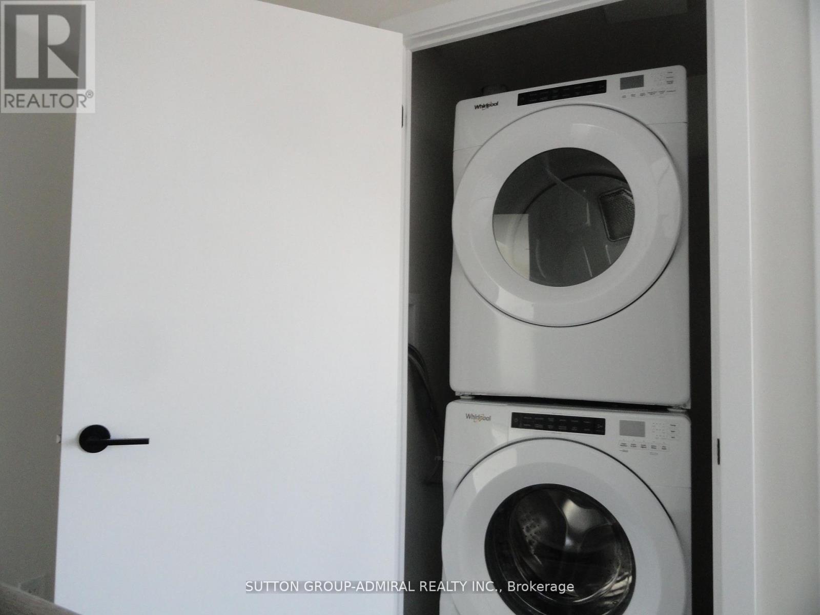 Photo 2 of 718 2300 St Clair Avenue W, Toronto ON
