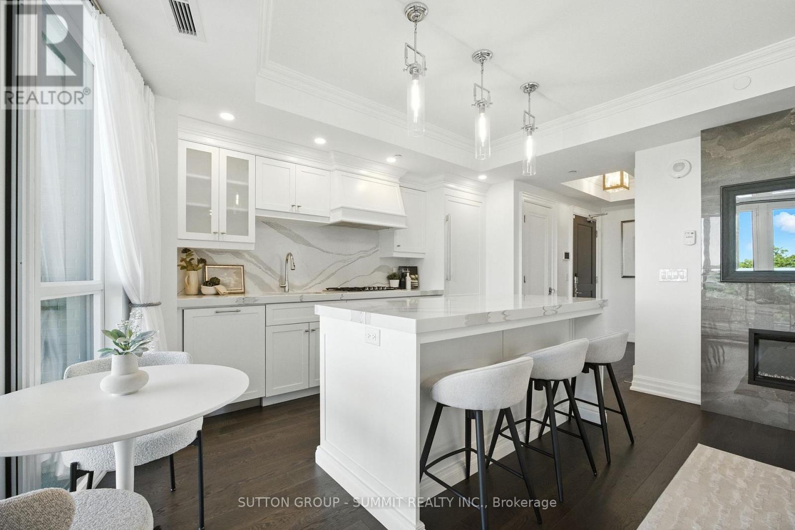 Photo 39 of 404 2060 Lakeshore Road, Burlington ON