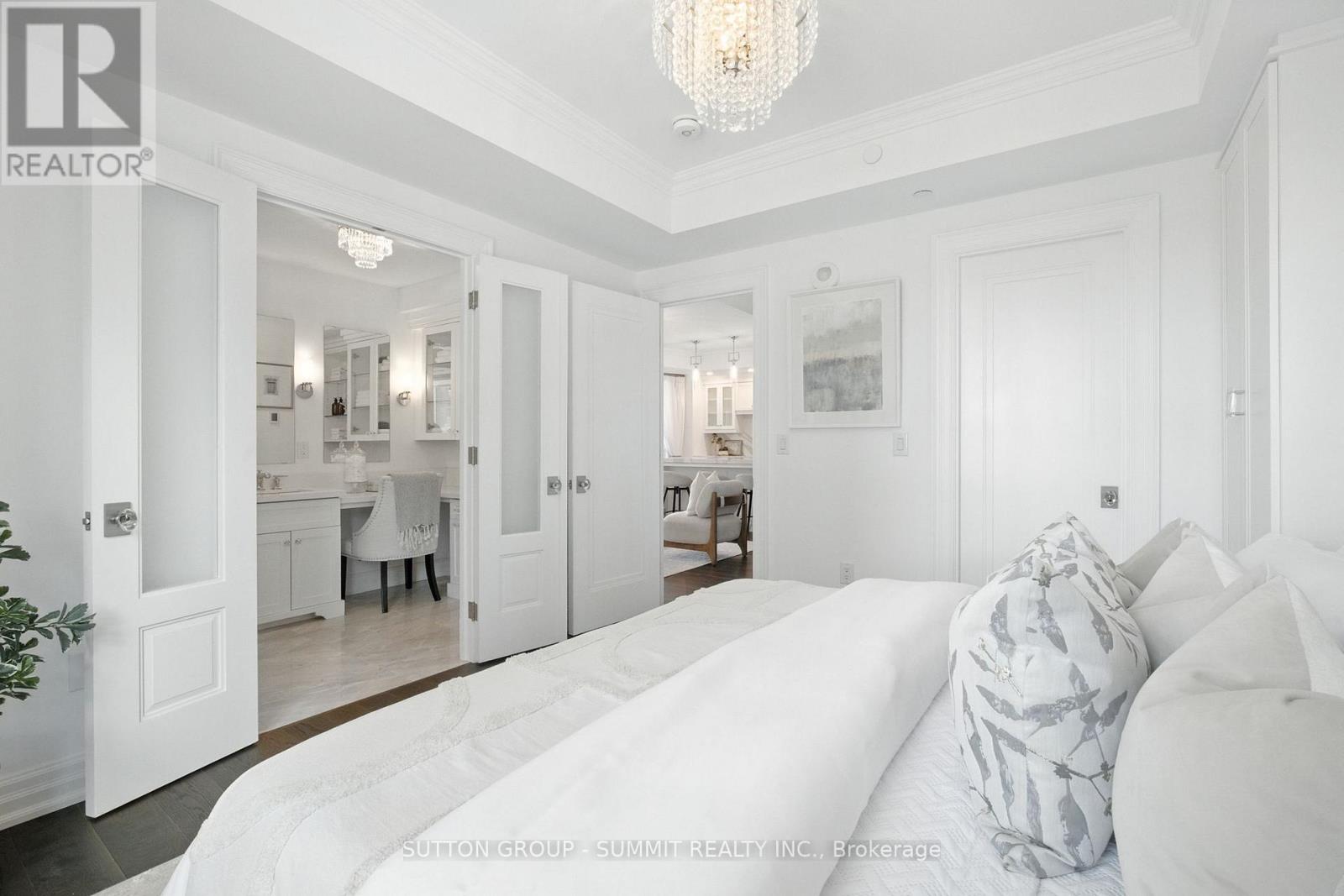 Photo 34 of 404 2060 Lakeshore Road, Burlington ON
