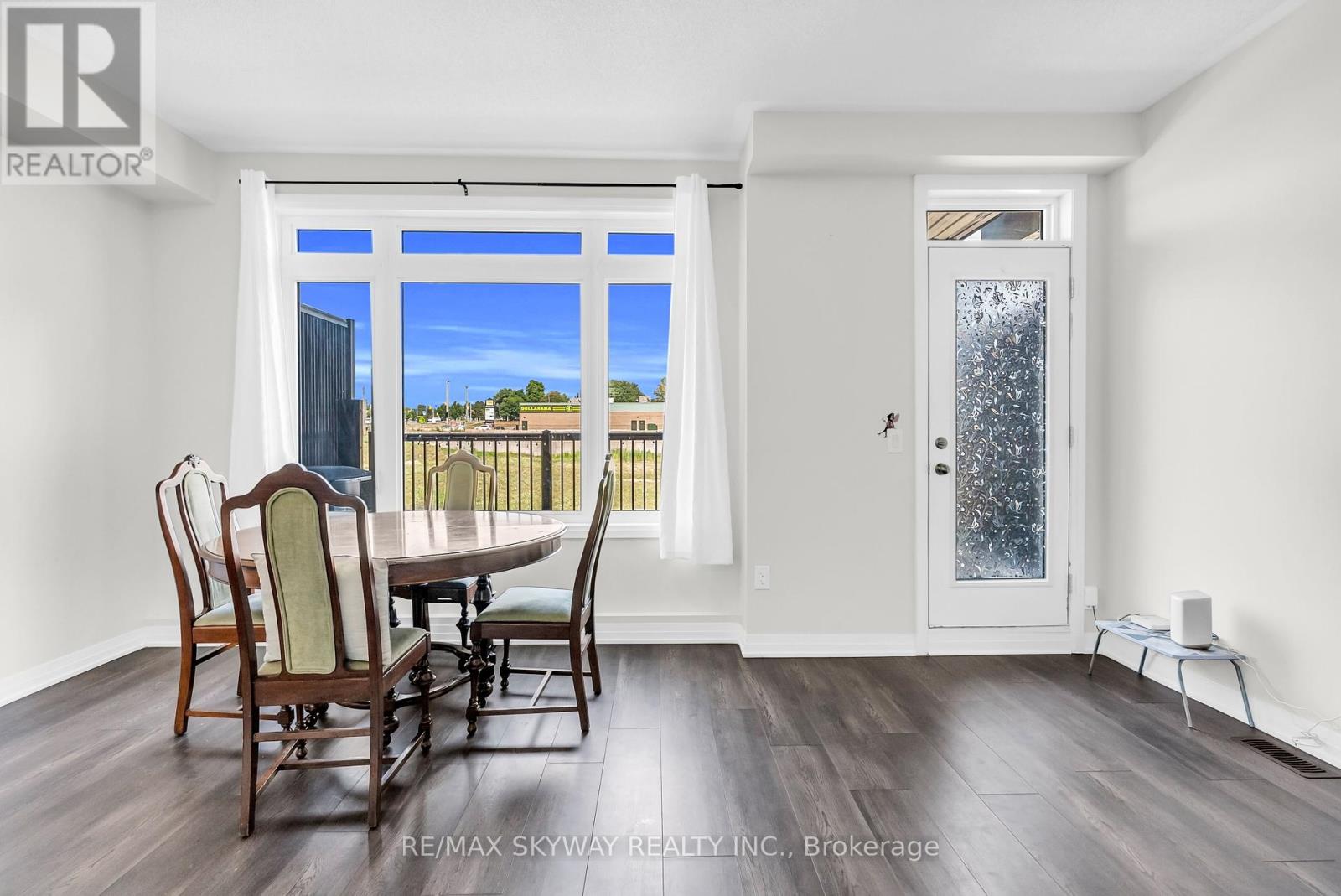 Photo 33 of 106 585 Colborne Street E, Brantford ON