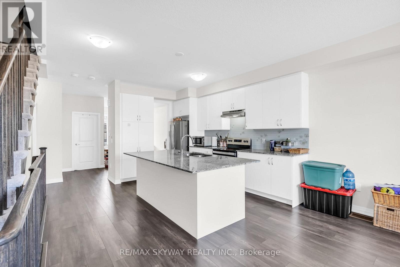 Photo 9 of 106 585 Colborne Street E, Brantford ON