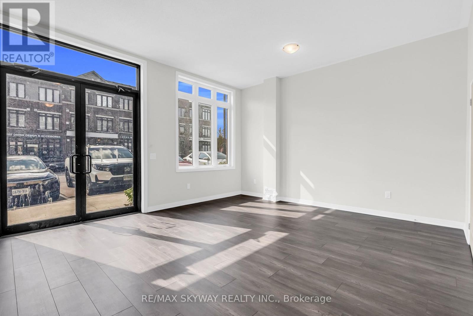 Photo 31 of 106 585 Colborne Street E, Brantford ON