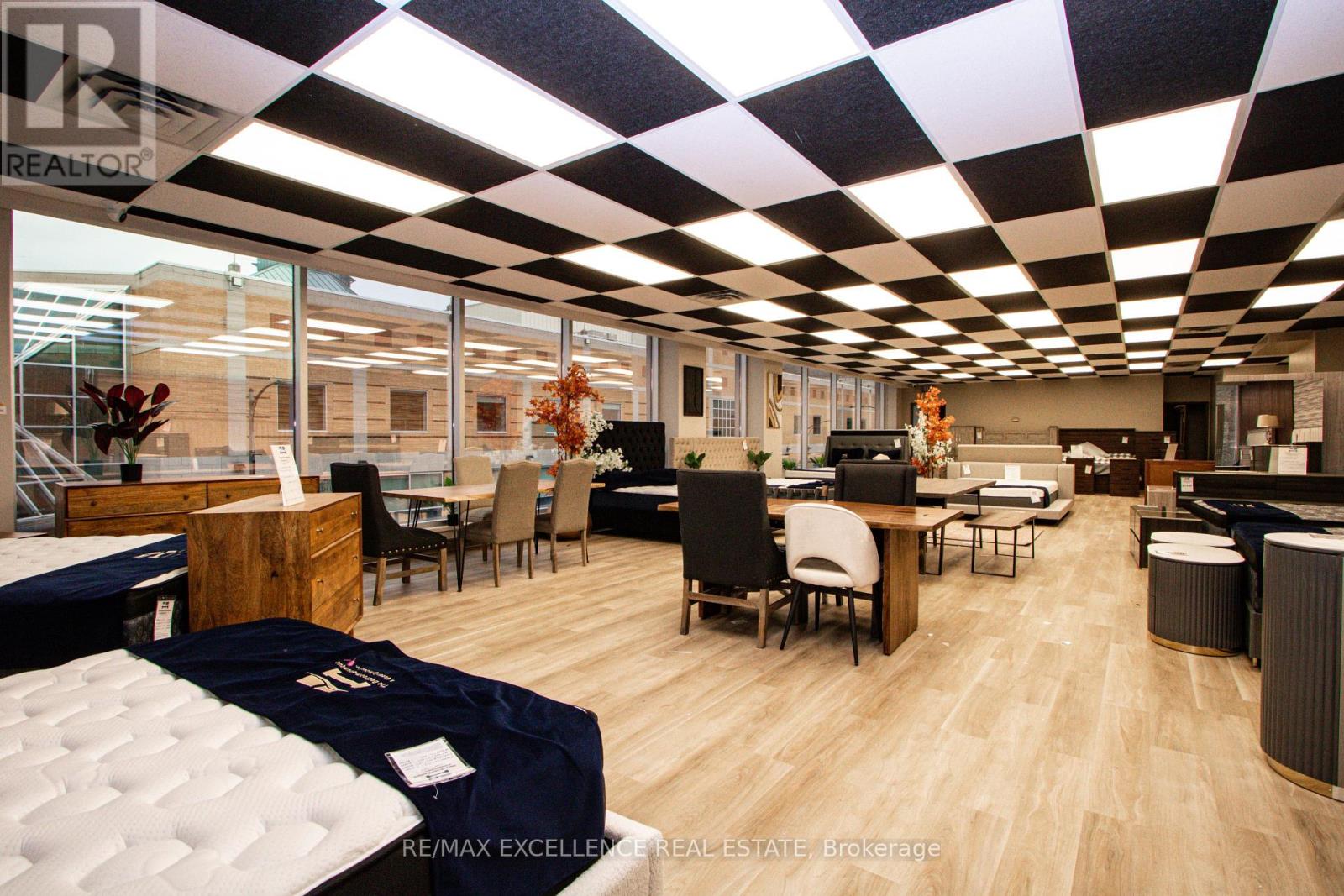 Photo 18 of 217 King Street, London East ON