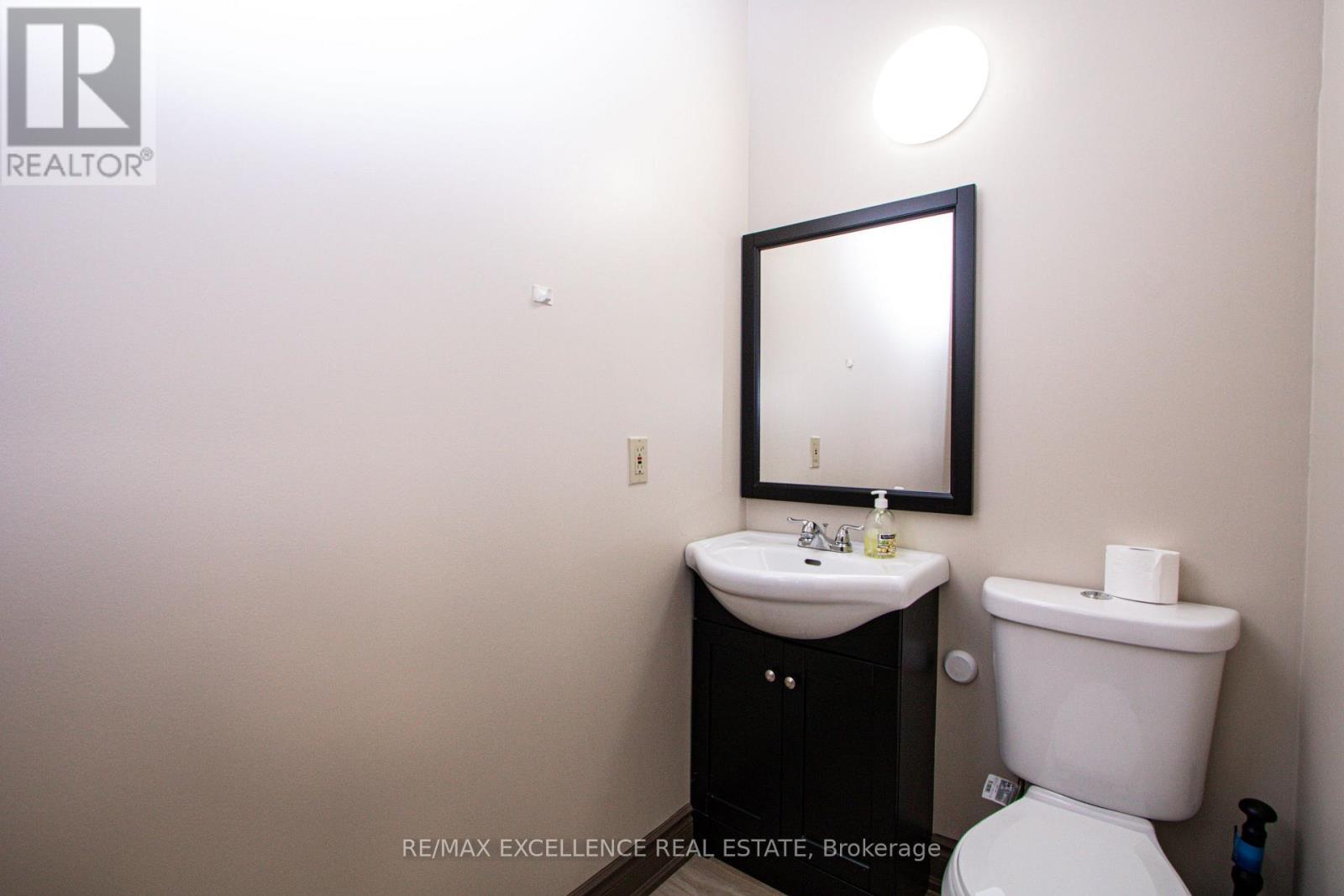 Photo 10 of 217 King Street, London East ON