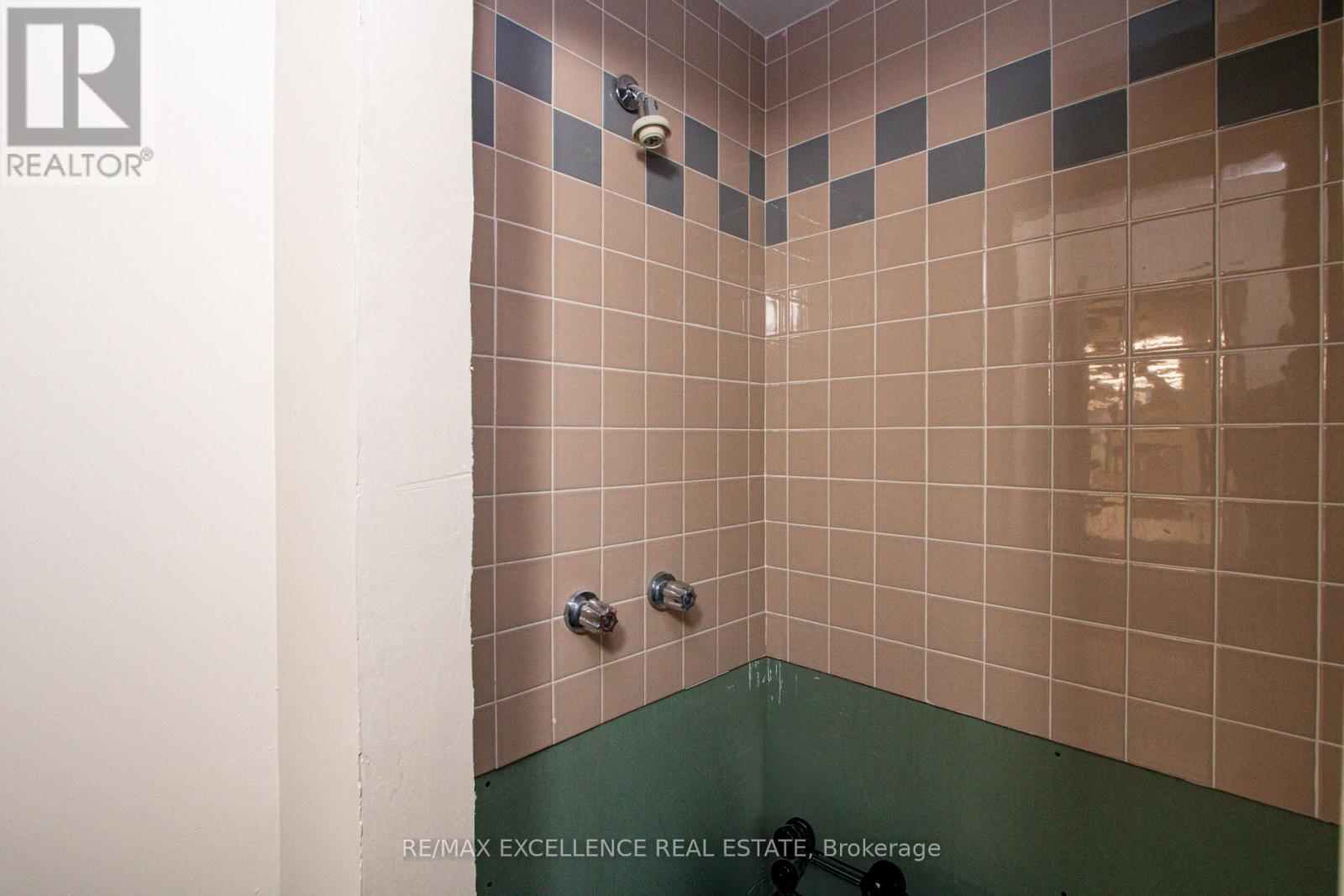 Photo 11 of 217 King Street, London East ON