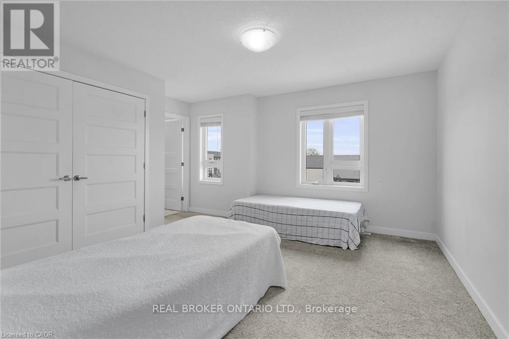 Photo 27 of 3394 Singleton Avenue, London South ON