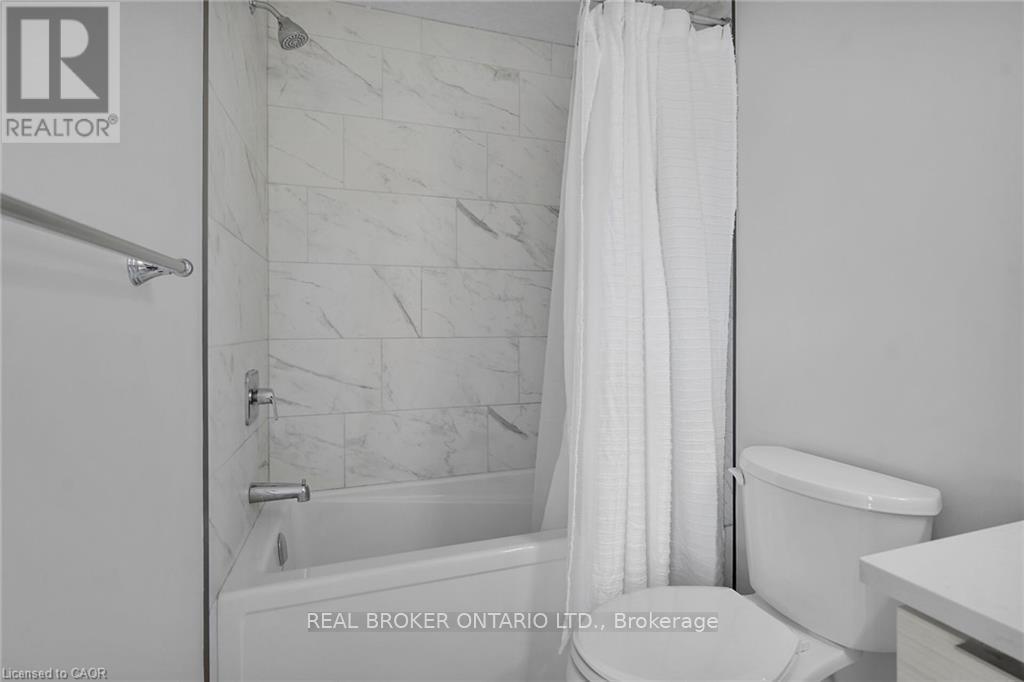 Photo 30 of 3394 Singleton Avenue, London South ON