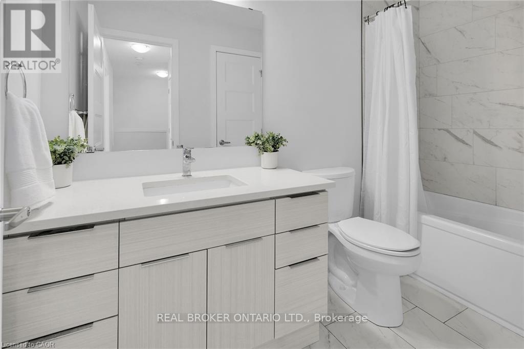 Photo 33 of 3394 Singleton Avenue, London South ON