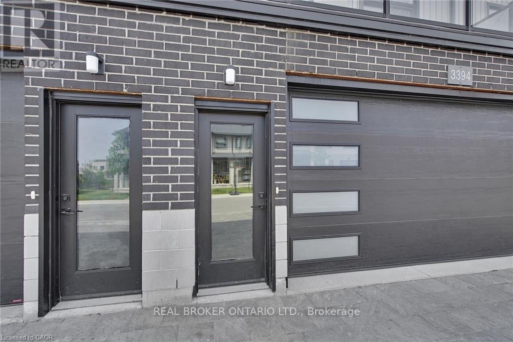 Photo 40 of 3394 Singleton Avenue, London South ON