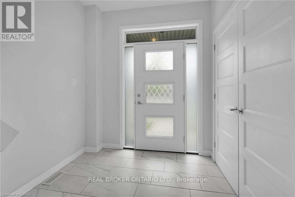 Photo 5 of 3394 Singleton Avenue, London South ON