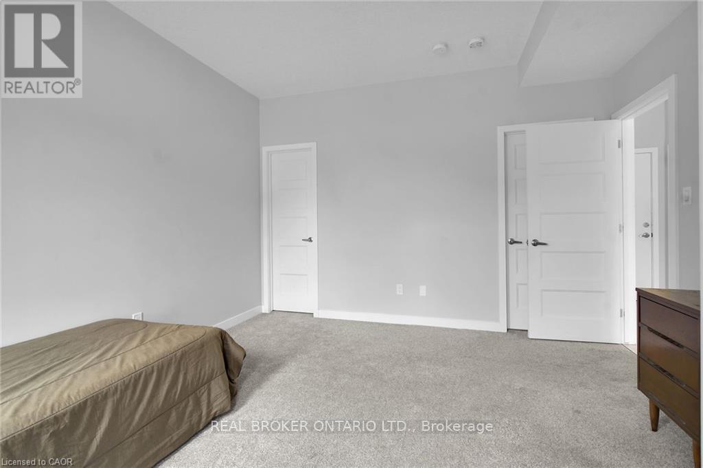 Photo 9 of 3394 Singleton Avenue, London South ON