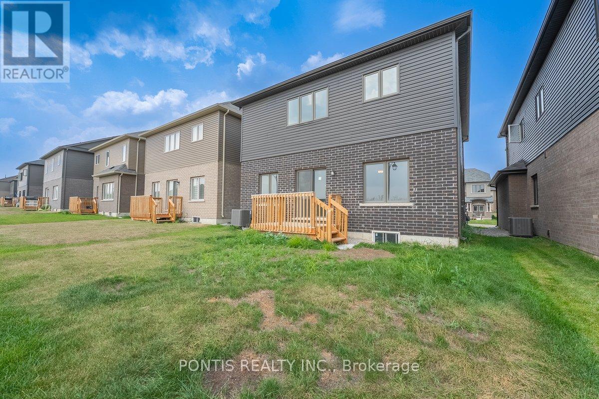 Photo 33 of 76 Hitchman Street, Brant ON
