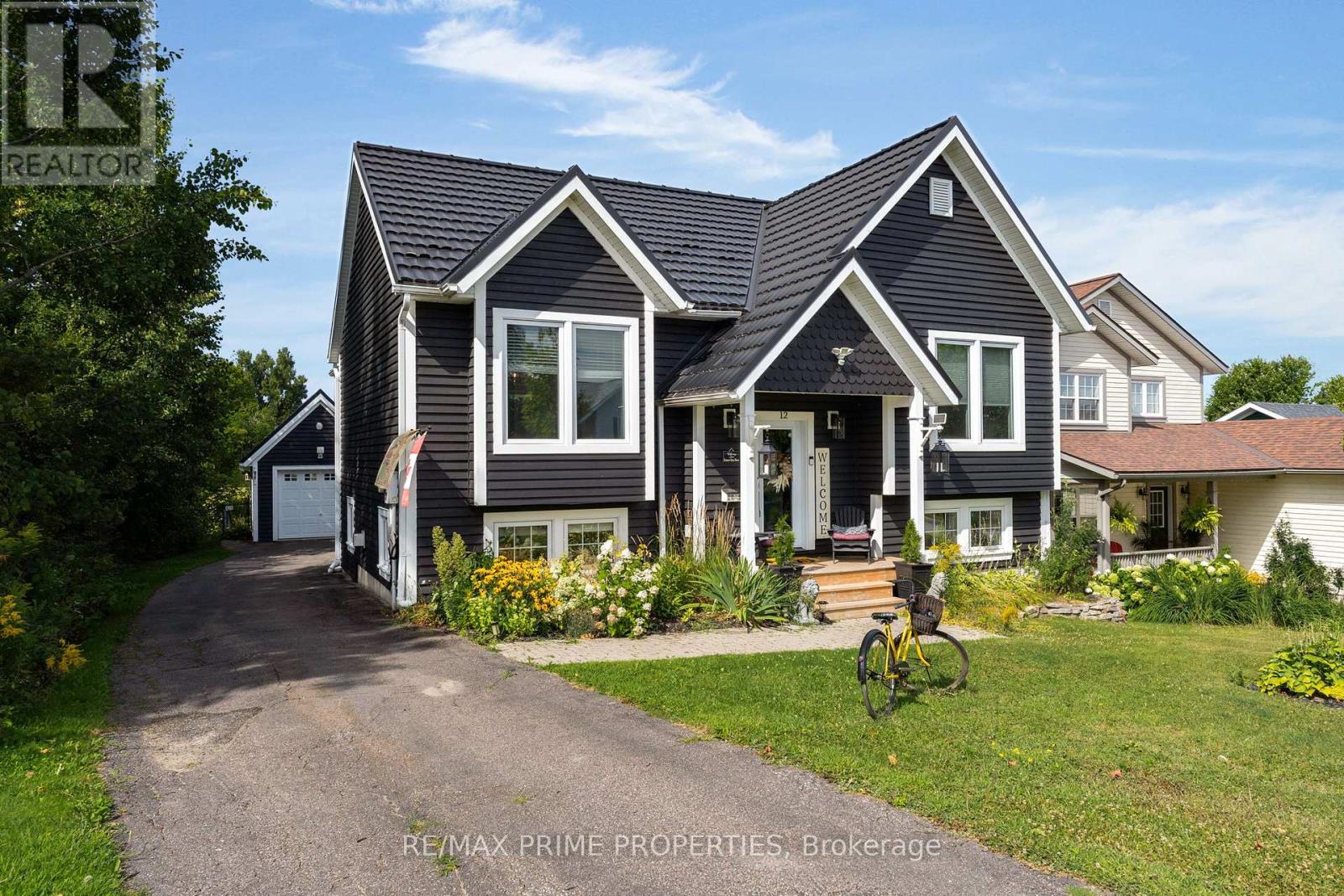 Photo 3 of 12 Coates Avenue, Bracebridge ON