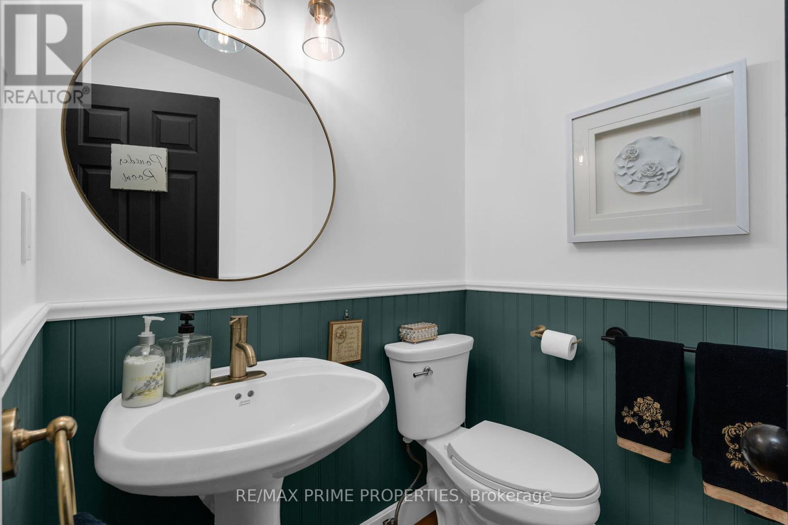 Photo 21 of 12 Coates Avenue, Bracebridge ON