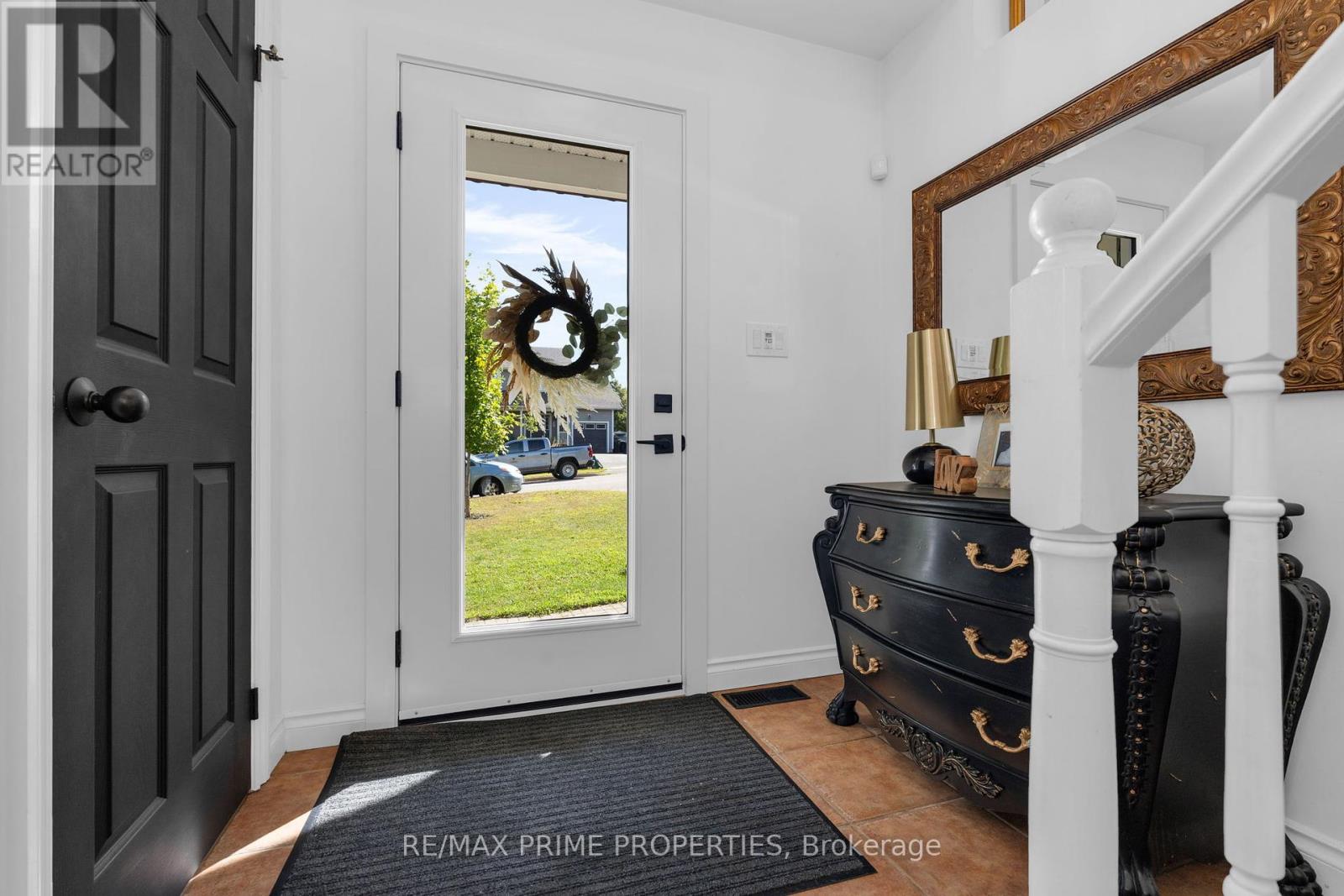 Photo 2 of 12 Coates Avenue, Bracebridge ON