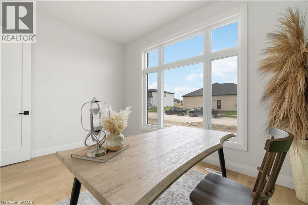 Photo 3 of 613 Sweetbay Crescent, Sarnia ON